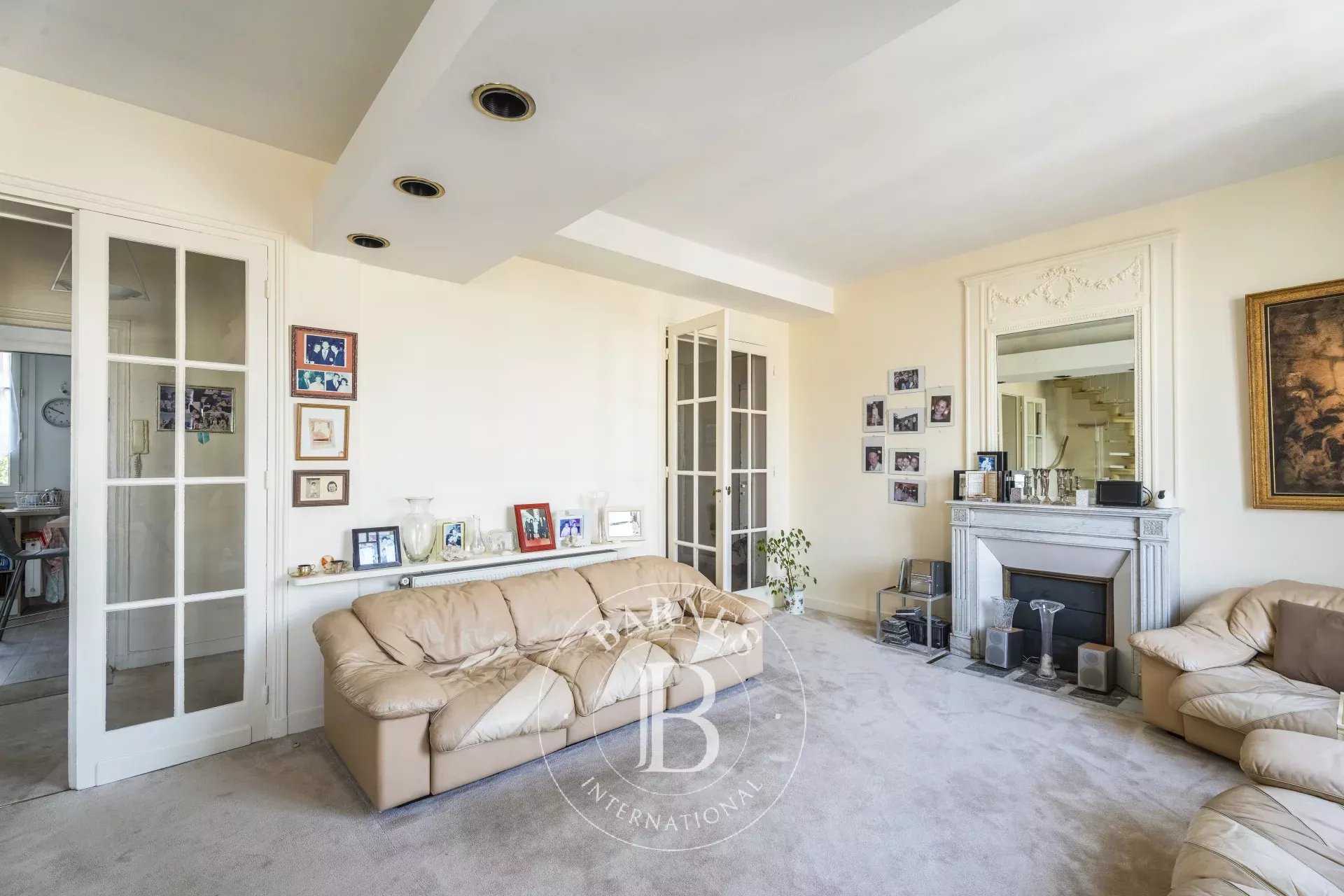 Paris  - Apartment 4 Bedrooms