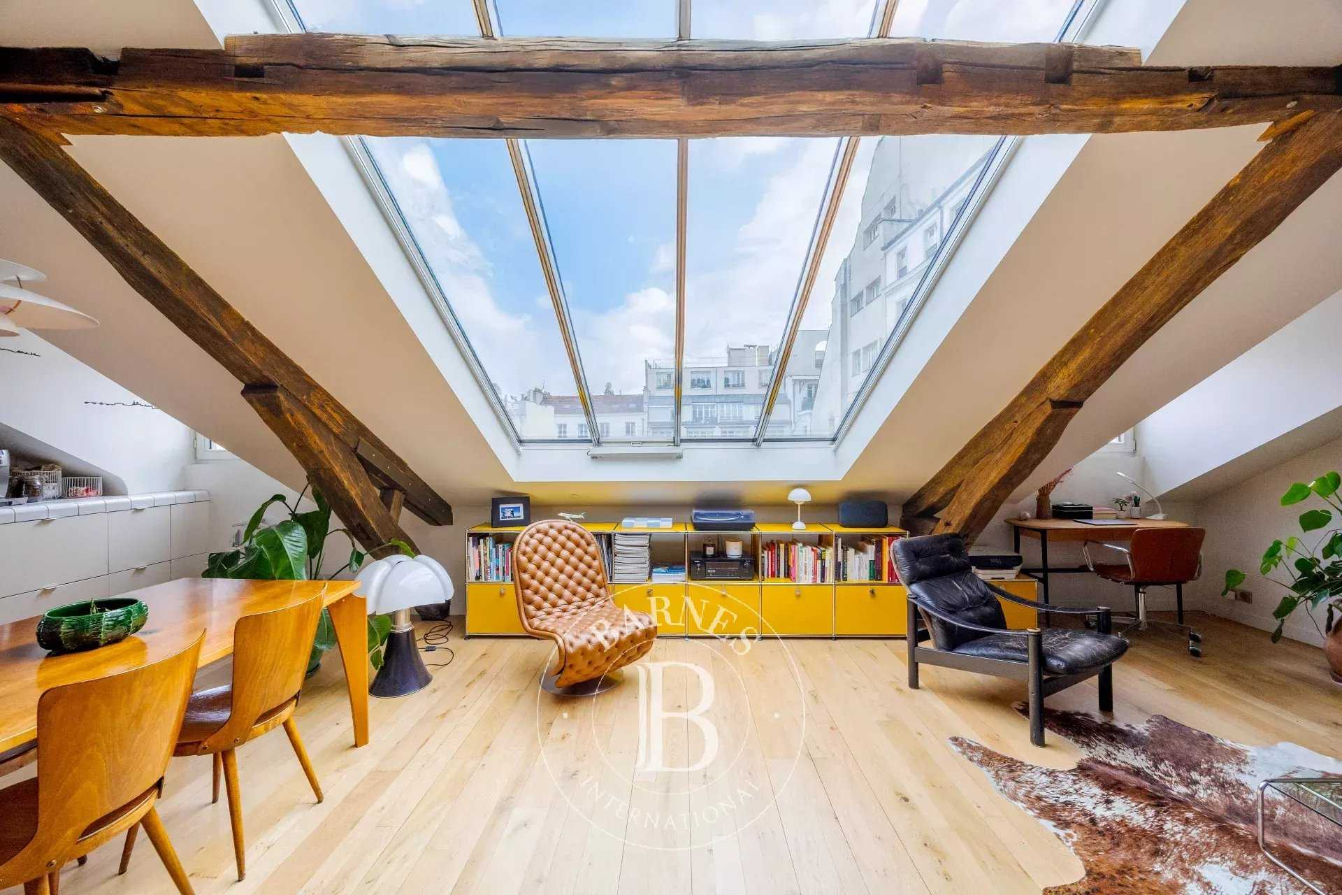 Paris  - Appartement 3 Pièces 2 Chambres