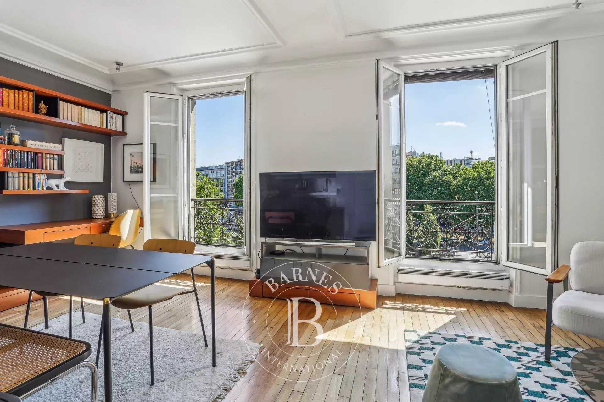 Appartement Paris 75010  -  ref 85972493 (picture 1)