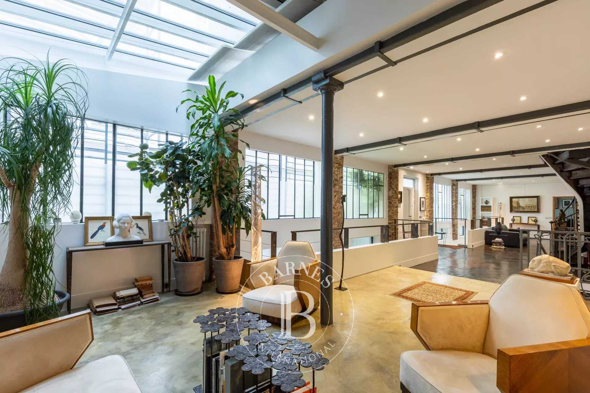 Paris  - Appartement 6 Pièces 3 Chambres