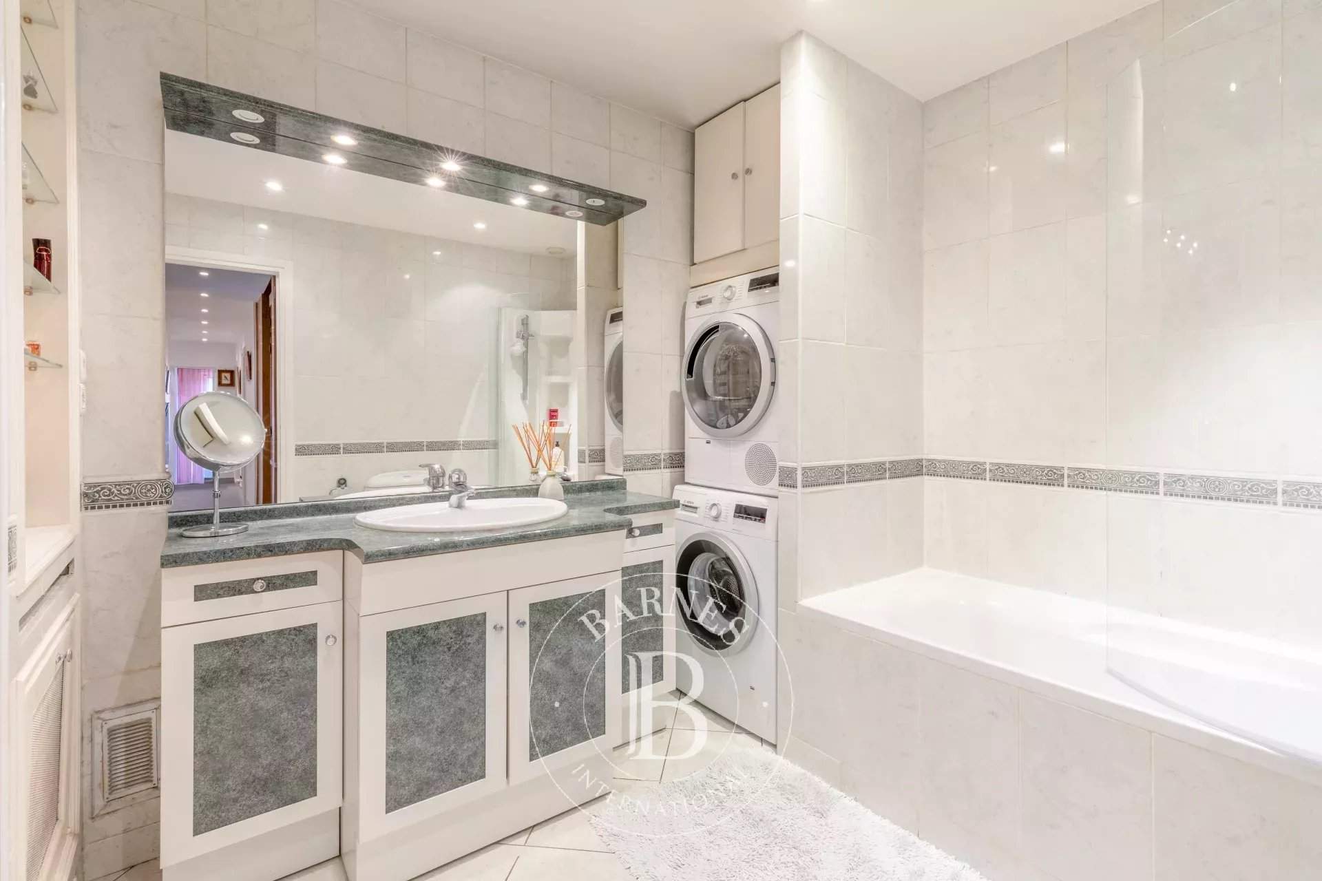 Paris  - Apartment 3 Bedrooms - picture 16