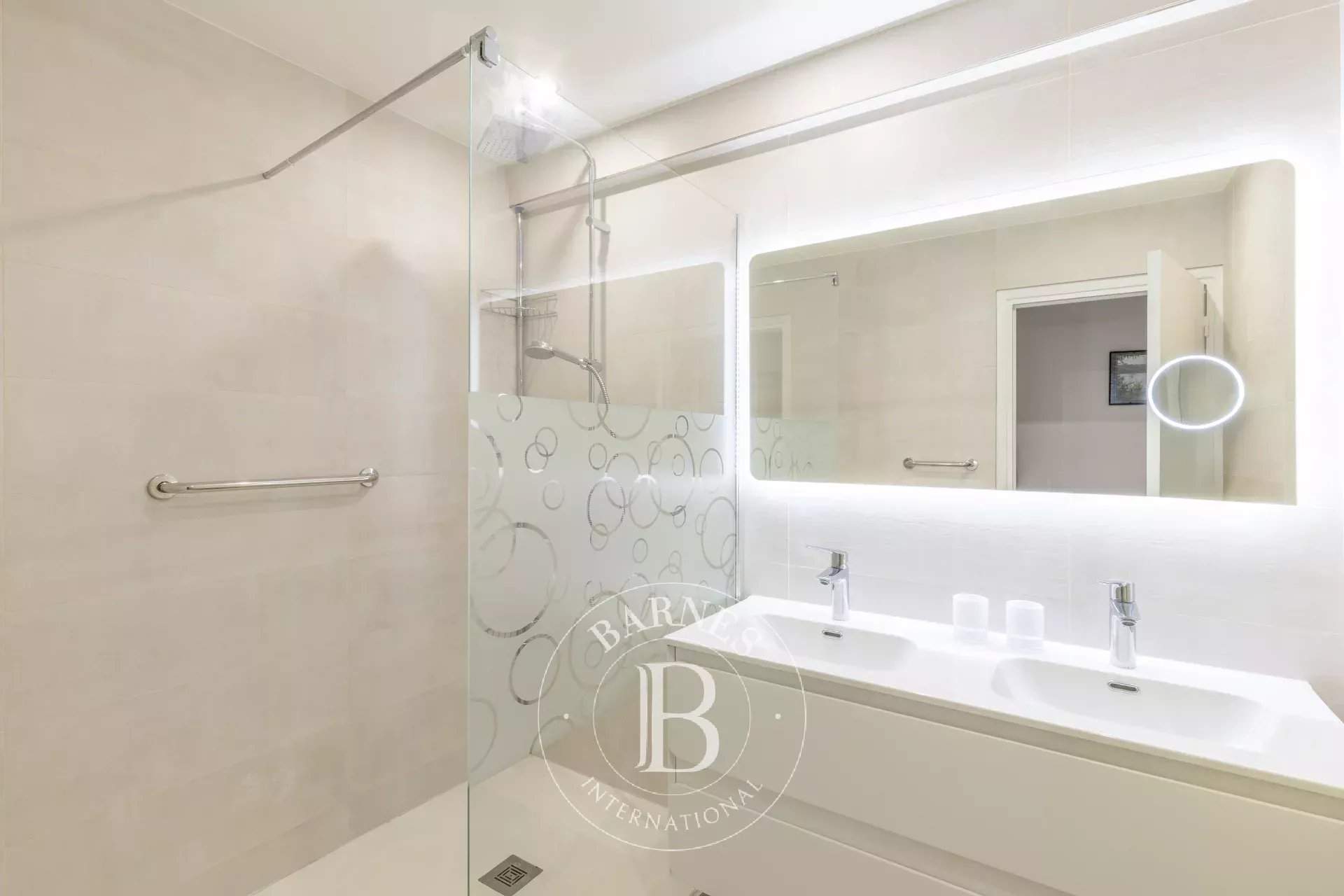 Paris  - Apartment 3 Bedrooms - picture 17