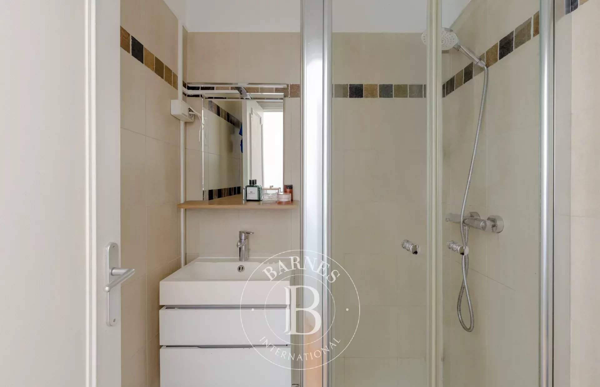 Paris  - Apartment 2 Bedrooms - picture 9