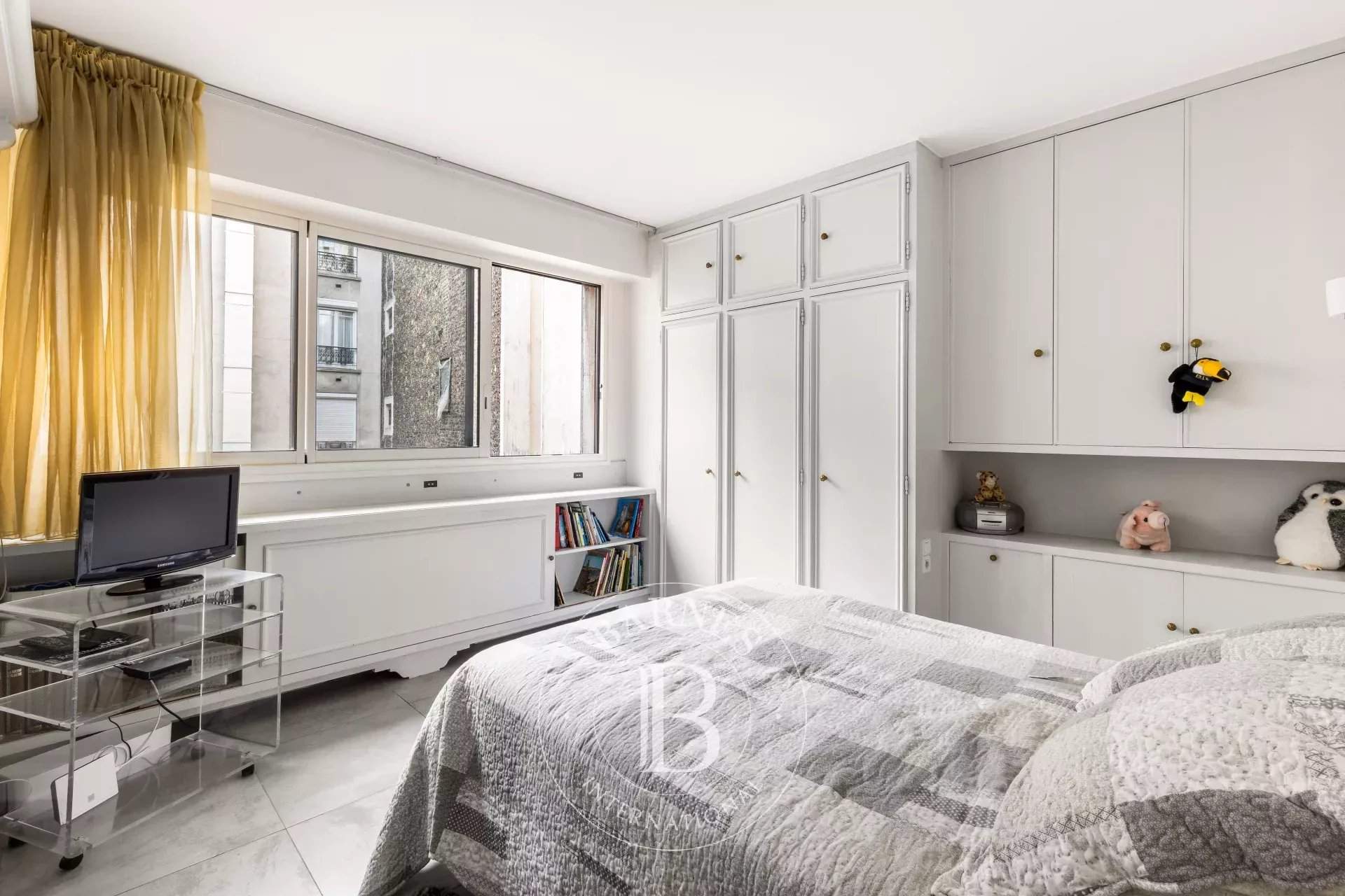 Paris  - Apartment 3 Bedrooms - picture 13