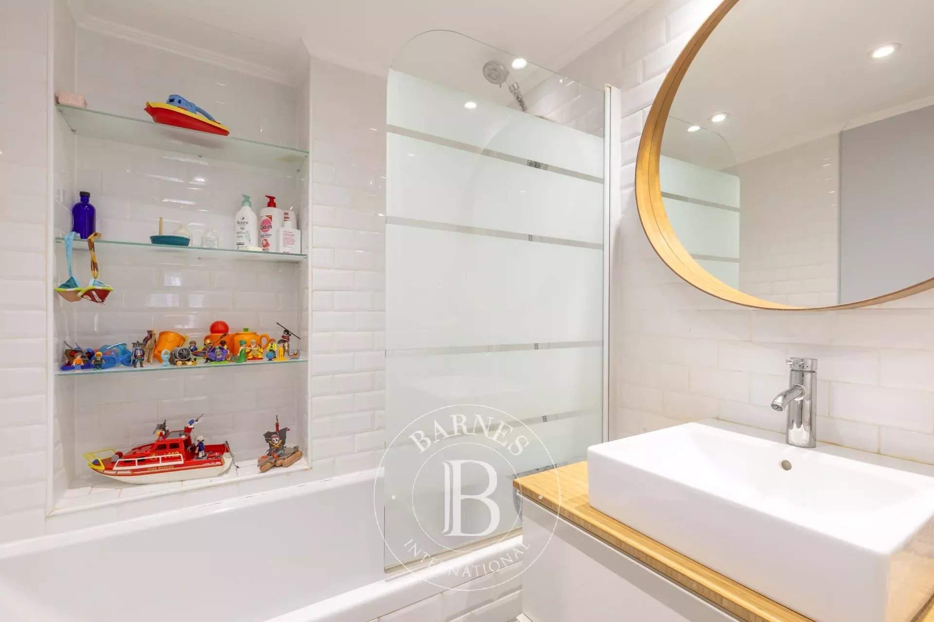 Paris  - Apartment 4 Bedrooms - picture 10