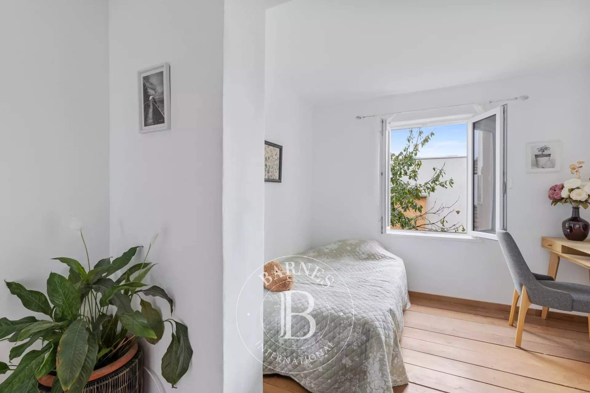 Bagnolet  - Maison 8 Pièces 4 Chambres - picture 11