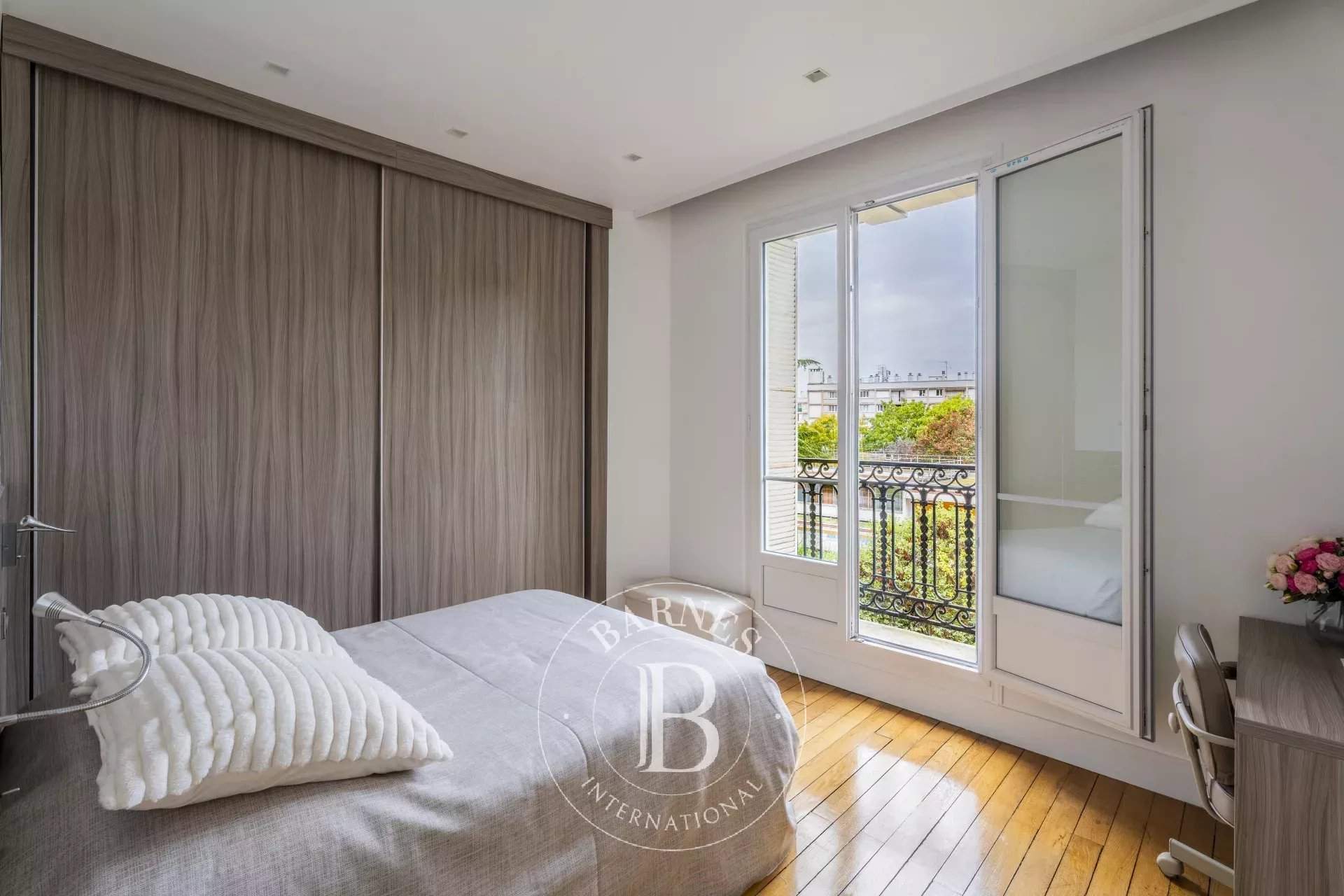 Paris  - Apartment 4 Bedrooms - picture 13