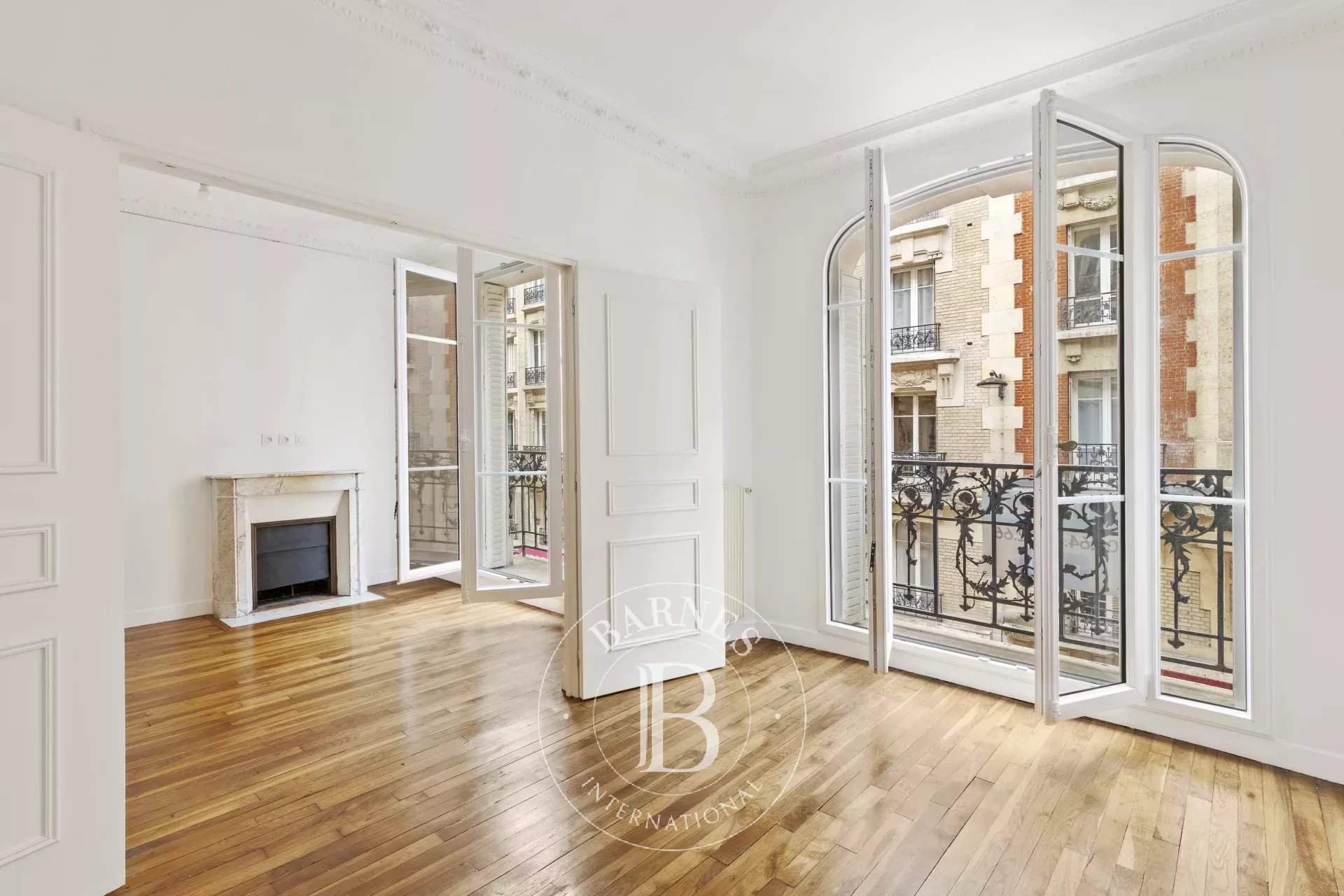 Paris  - Appartement 3 Pièces 2 Chambres - picture 1