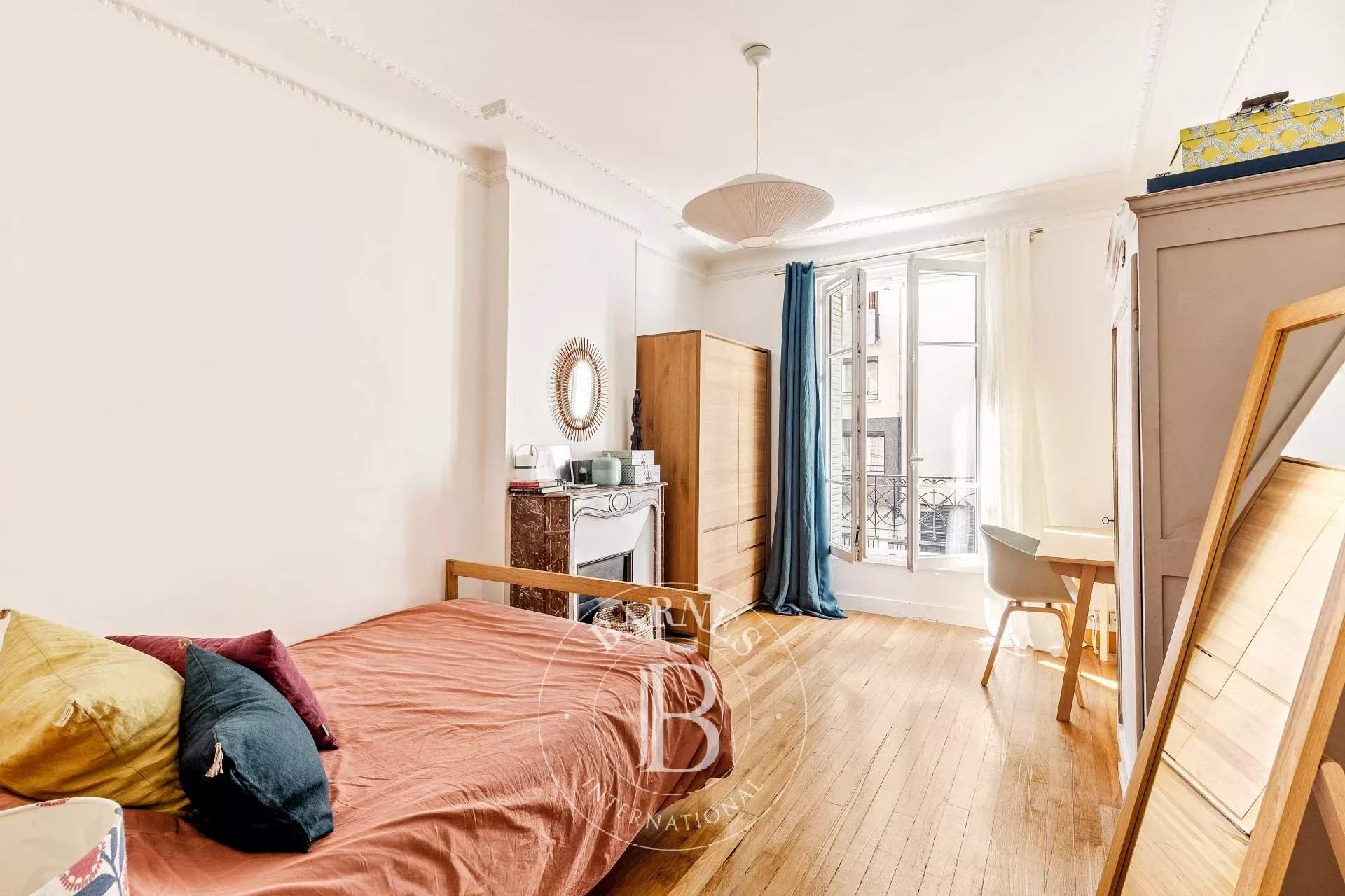 Paris  - Appartement 4 Pi&egrave;ces 2 Chambres - picture 9