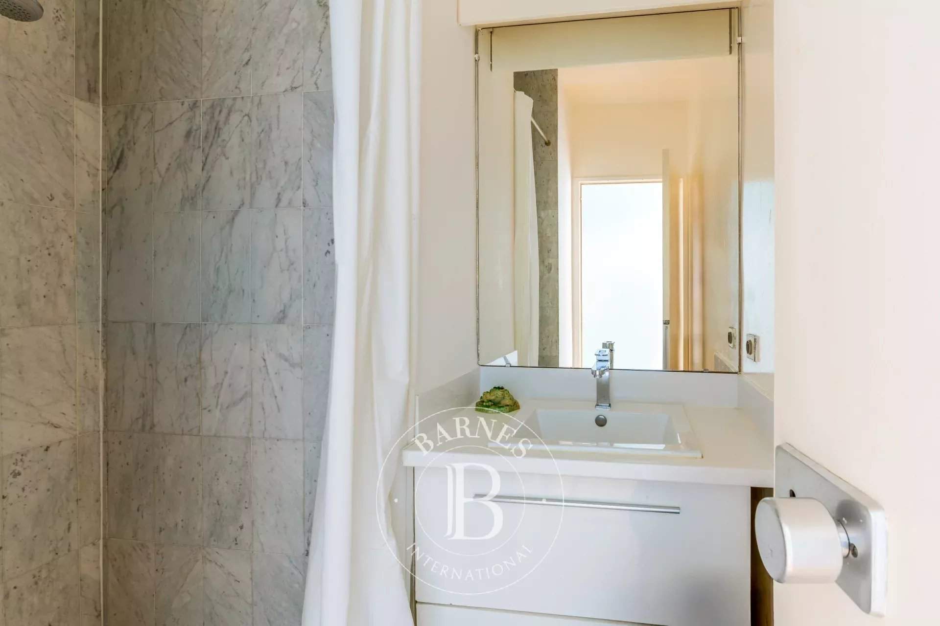 Paris  - Apartment 2 Bedrooms - picture 13