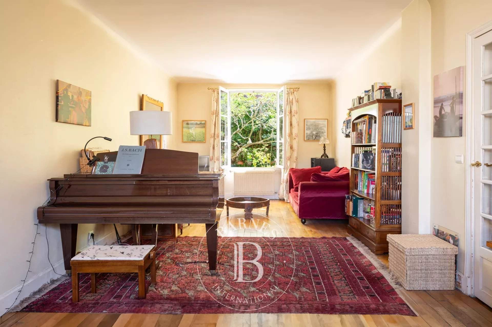 Paris  - House 4 Bedrooms - picture 4