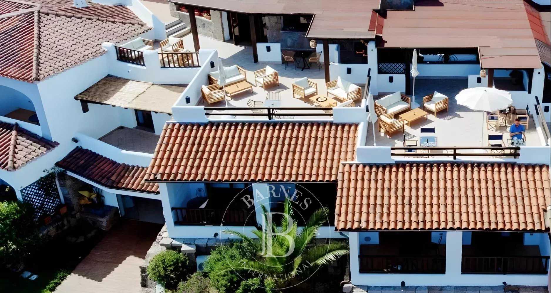 Arzachena  - Hôtel 71 Pi&egrave;ces 71 Chambres