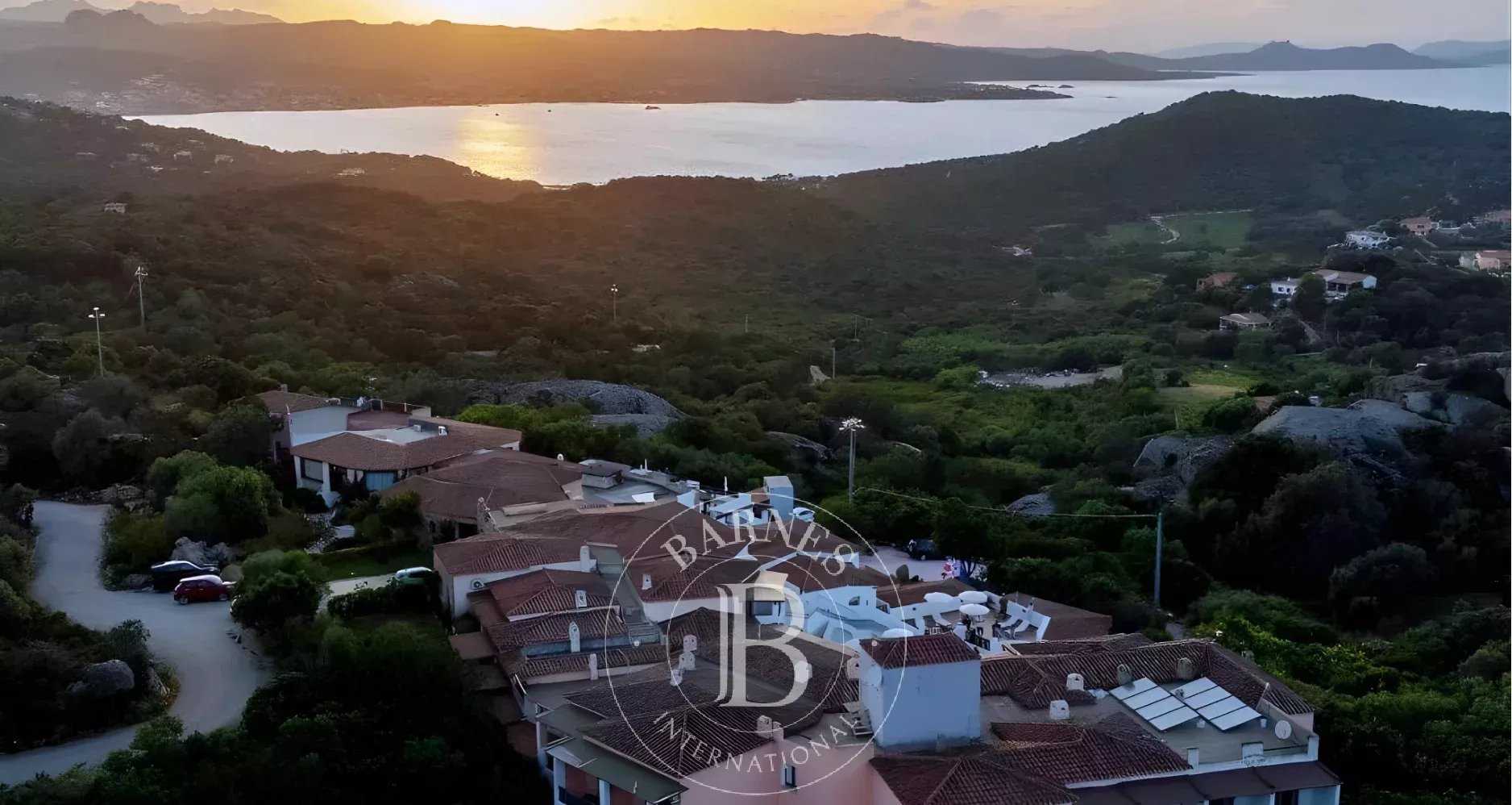 Arzachena  - Hôtel 71 Pi&egrave;ces 71 Chambres