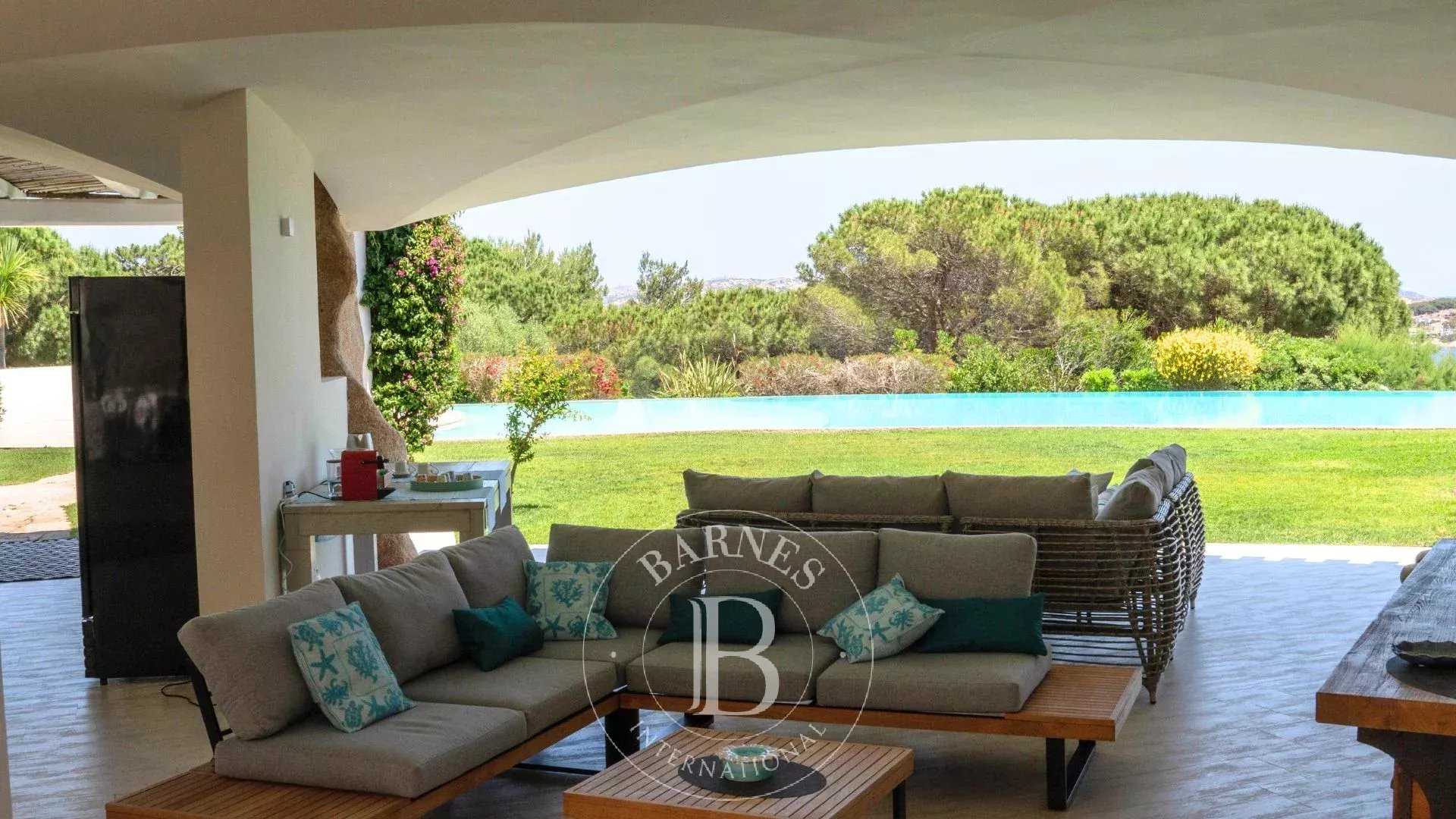 Palau  - Villa 6 Bedrooms