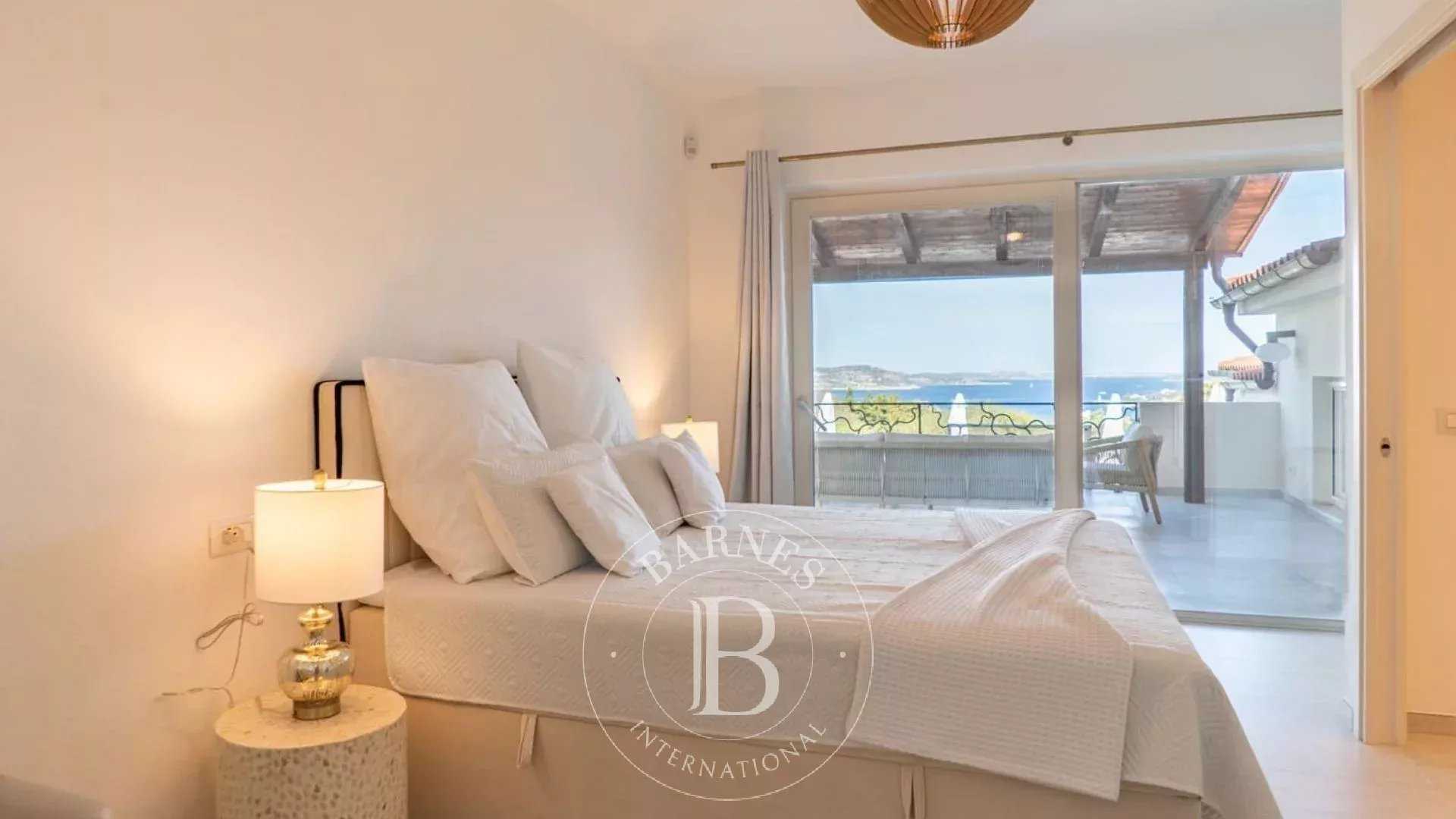 Palau  - Villa 5 Bedrooms