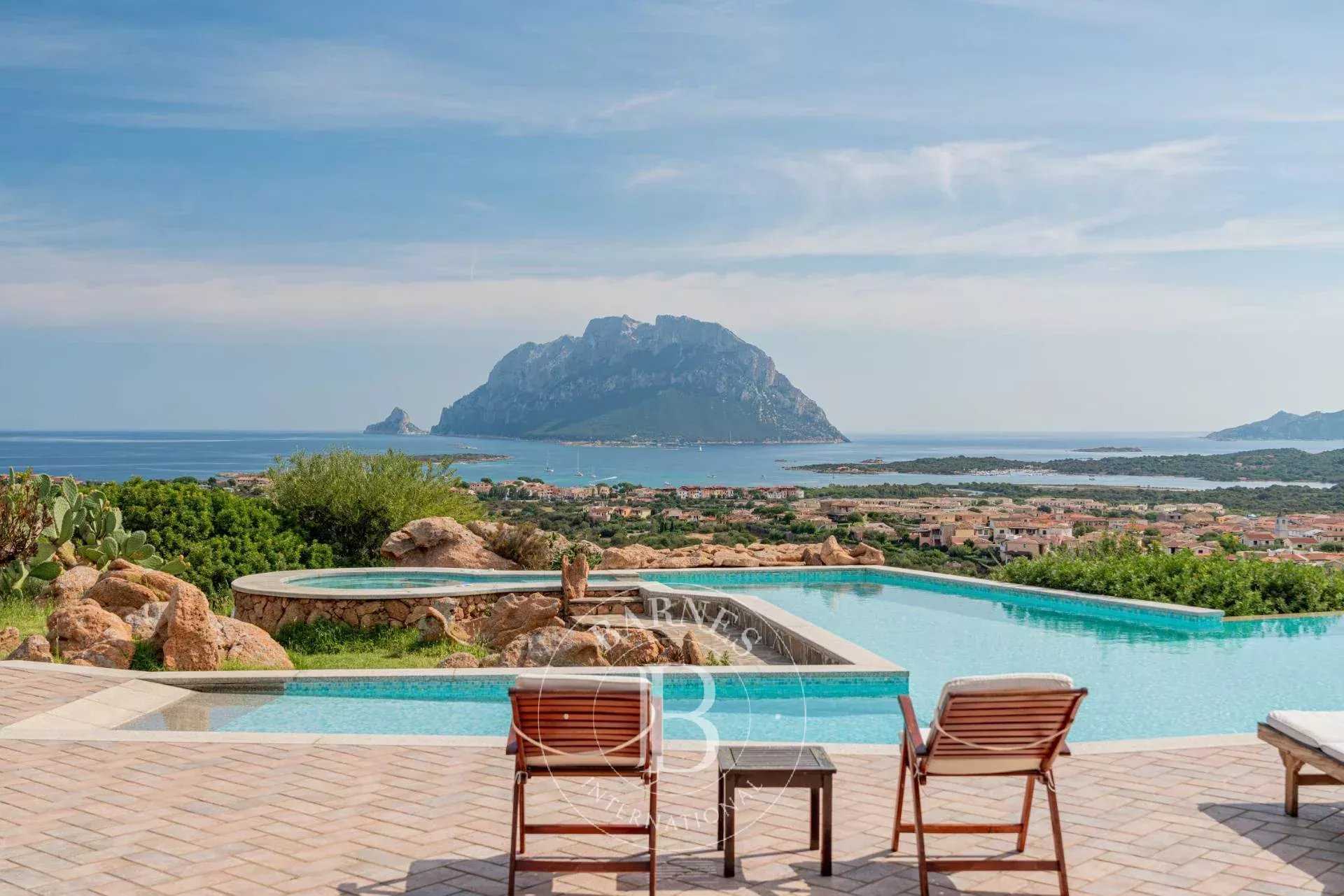 Loiri Porto San Paolo  - Villa 6 Bedrooms