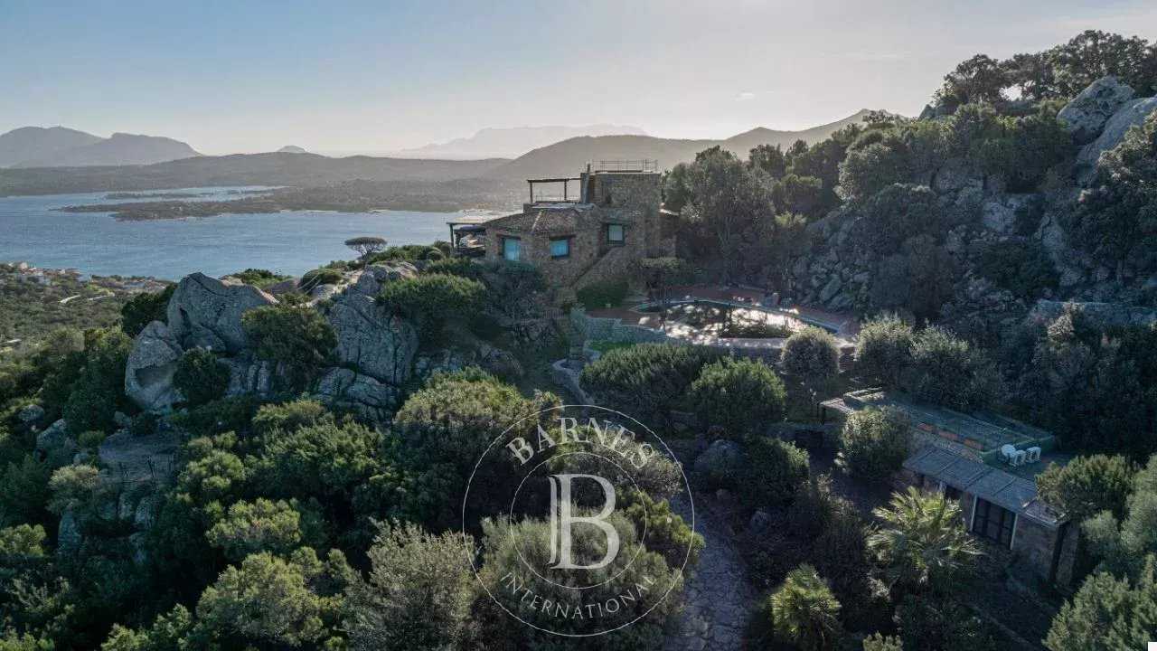 Villa Porto Rotondo  -  ref 84312151 (picture 1)