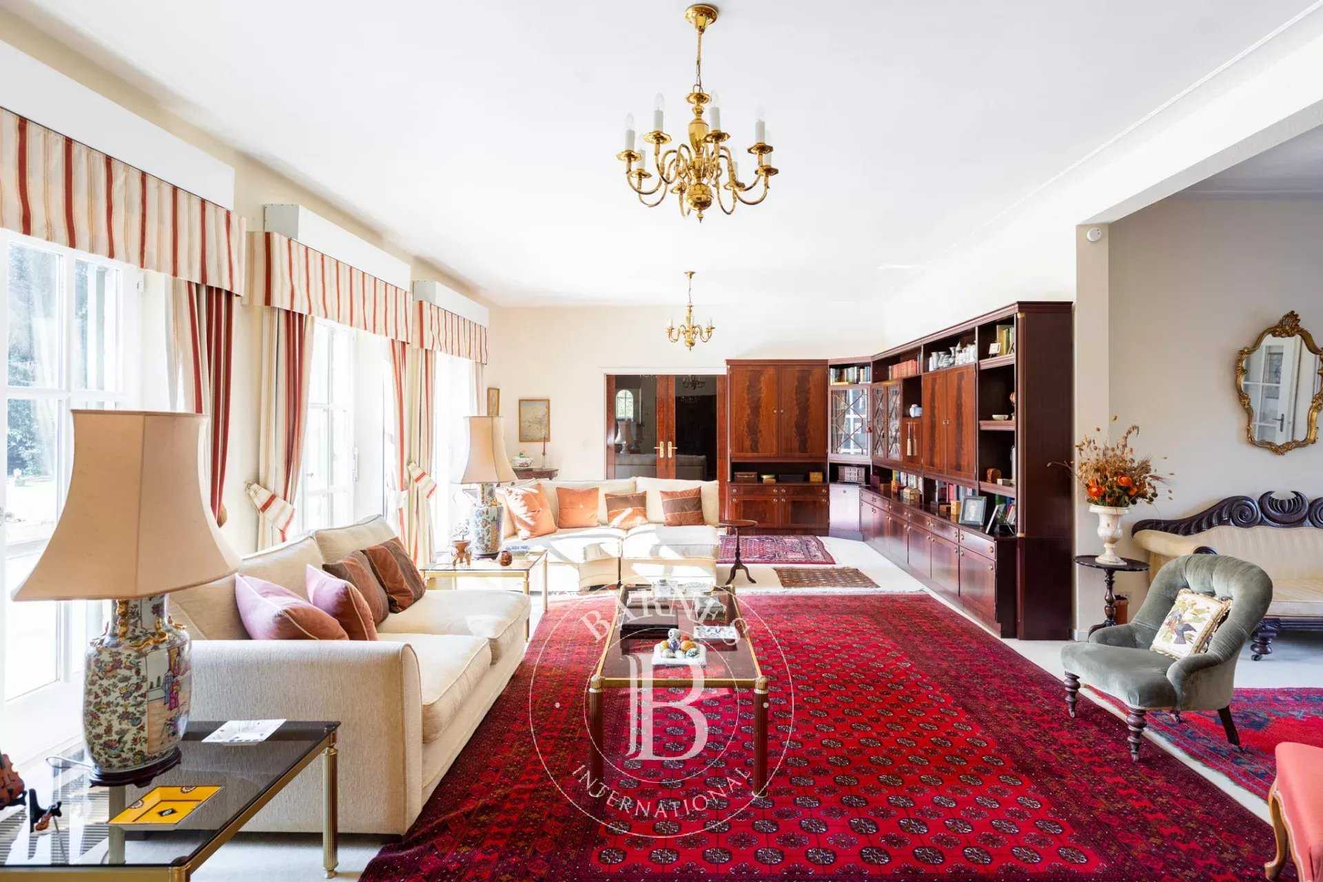 Waterloo  - Villa 5 Bedrooms