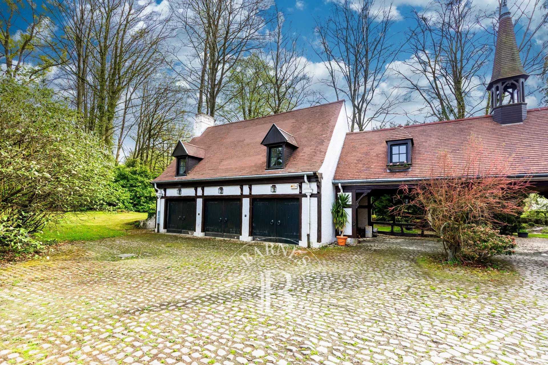 Hoeilaart  - House 6 Bedrooms