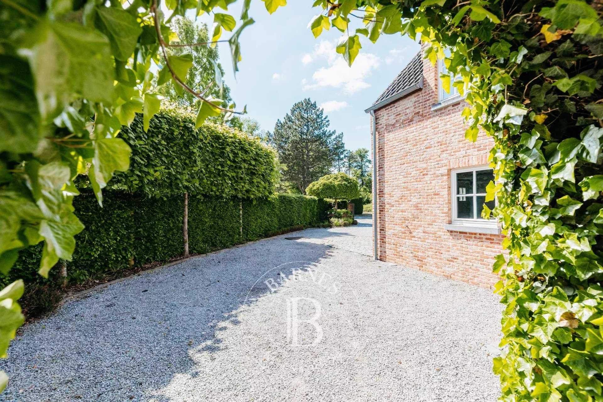 Villa Lasne  -  ref 85978792 (picture 2)