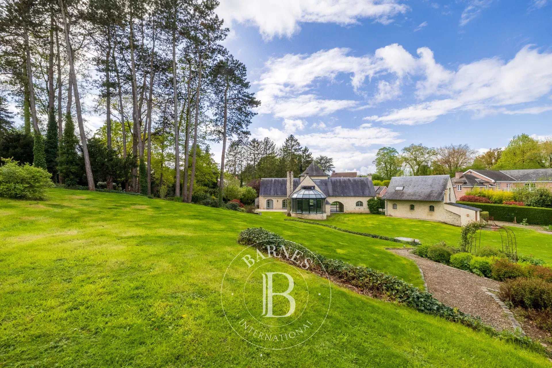 Villa Lasne  -  ref 85789115 (picture 2)