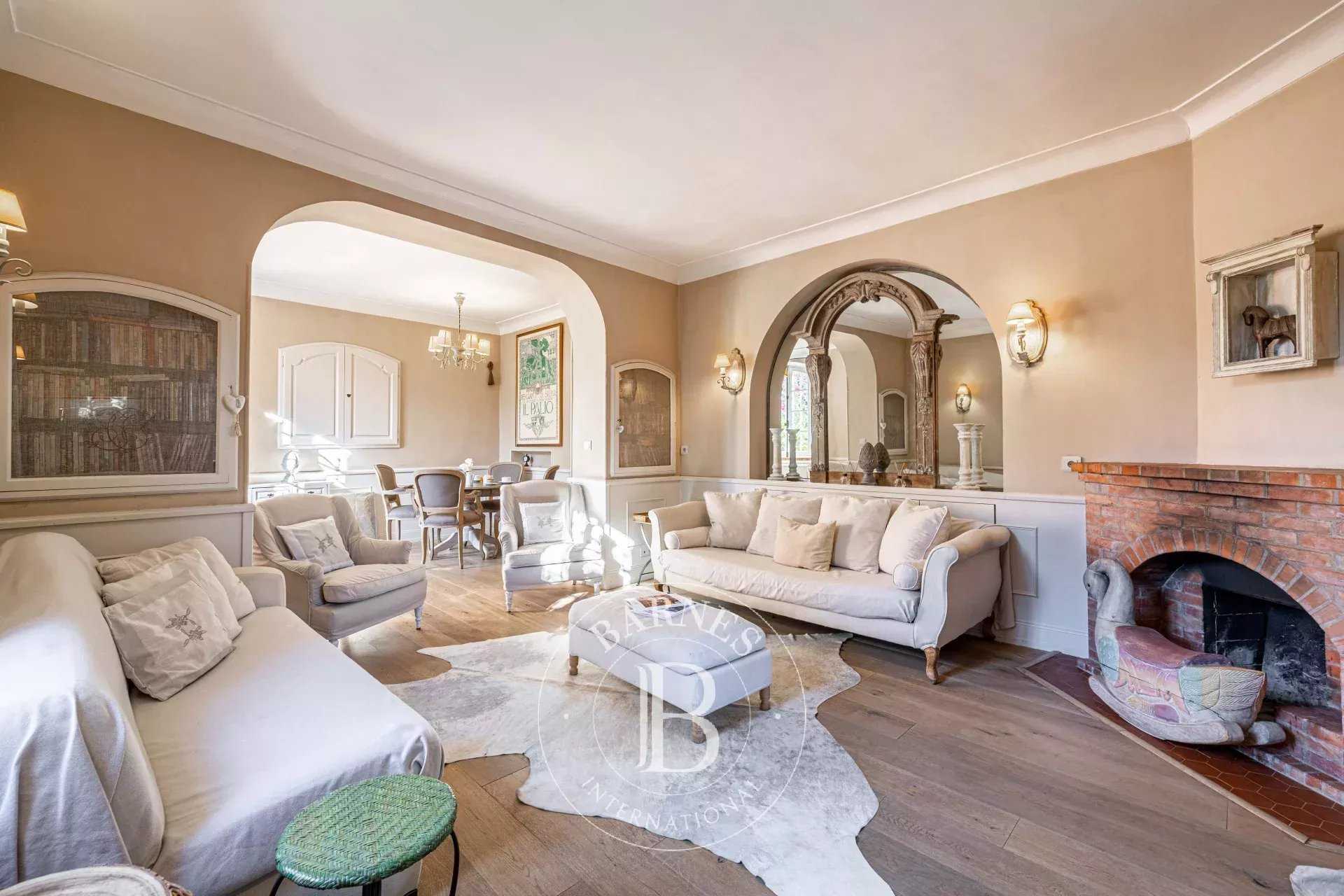 Antibes  - Villa 5 Bedrooms