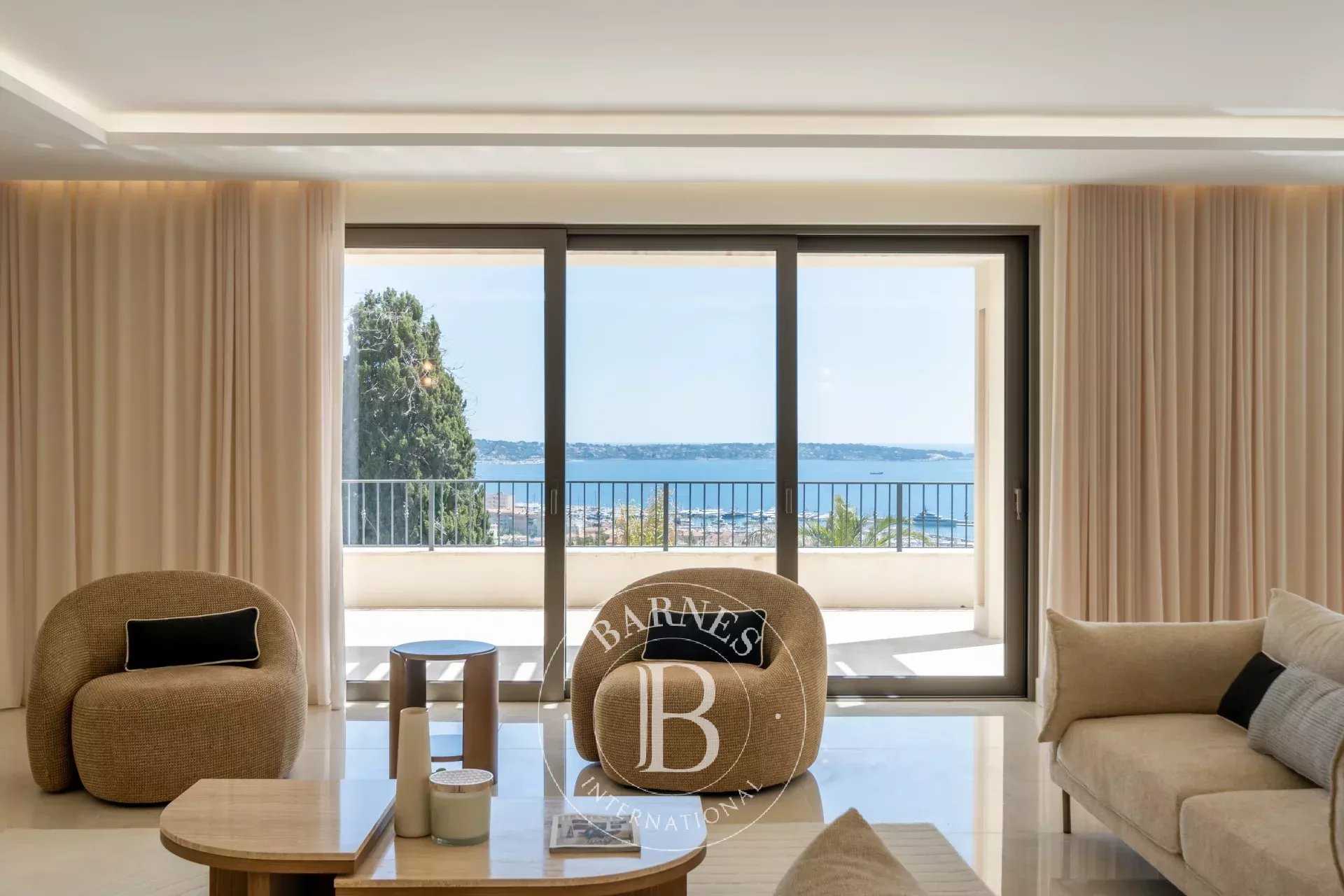 Vallauris  - Villa 8 Pi&egrave;ces 7 Chambres