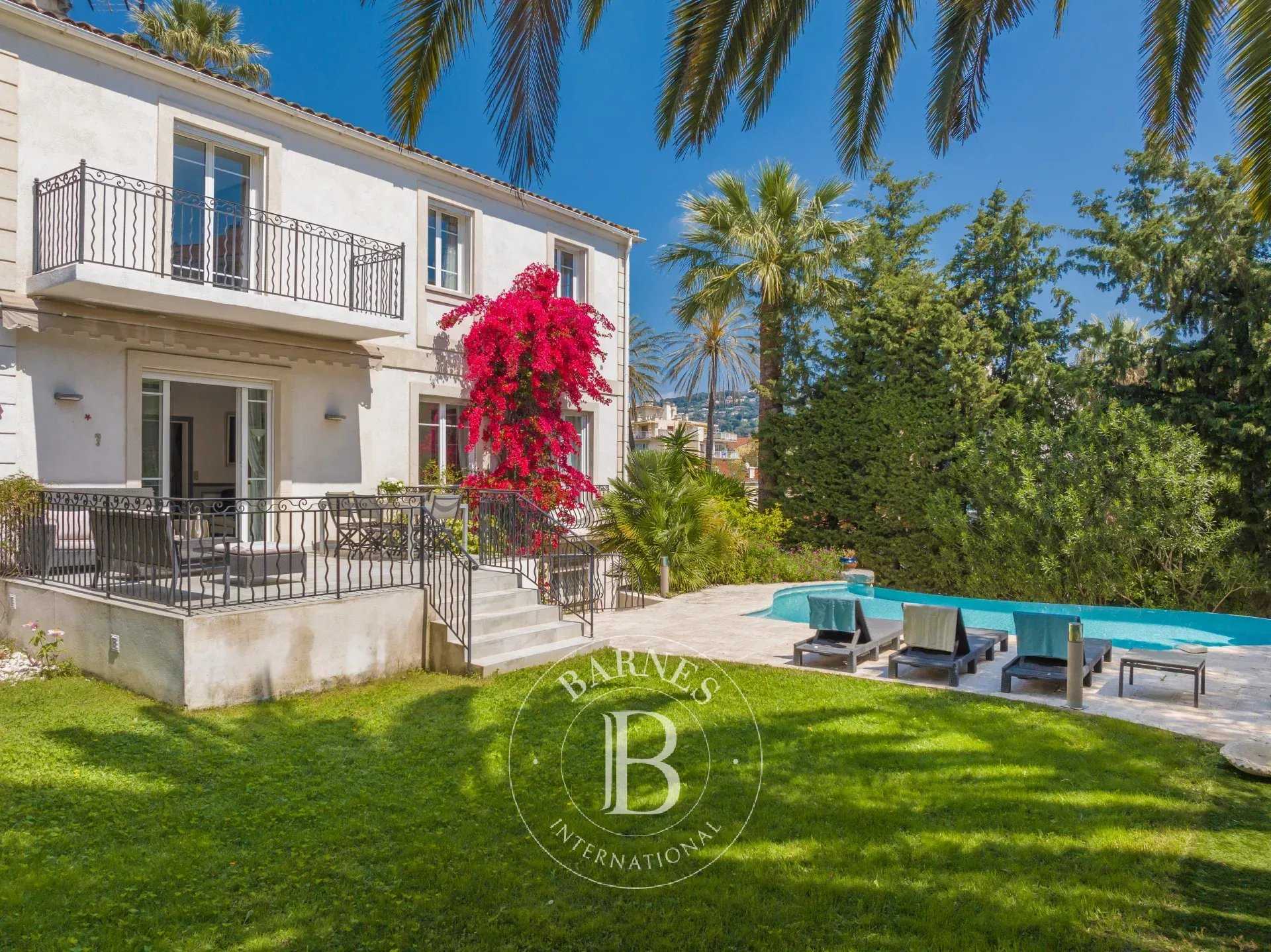 Cannes  - Villa 8 Pi&egrave;ces 6 Chambres