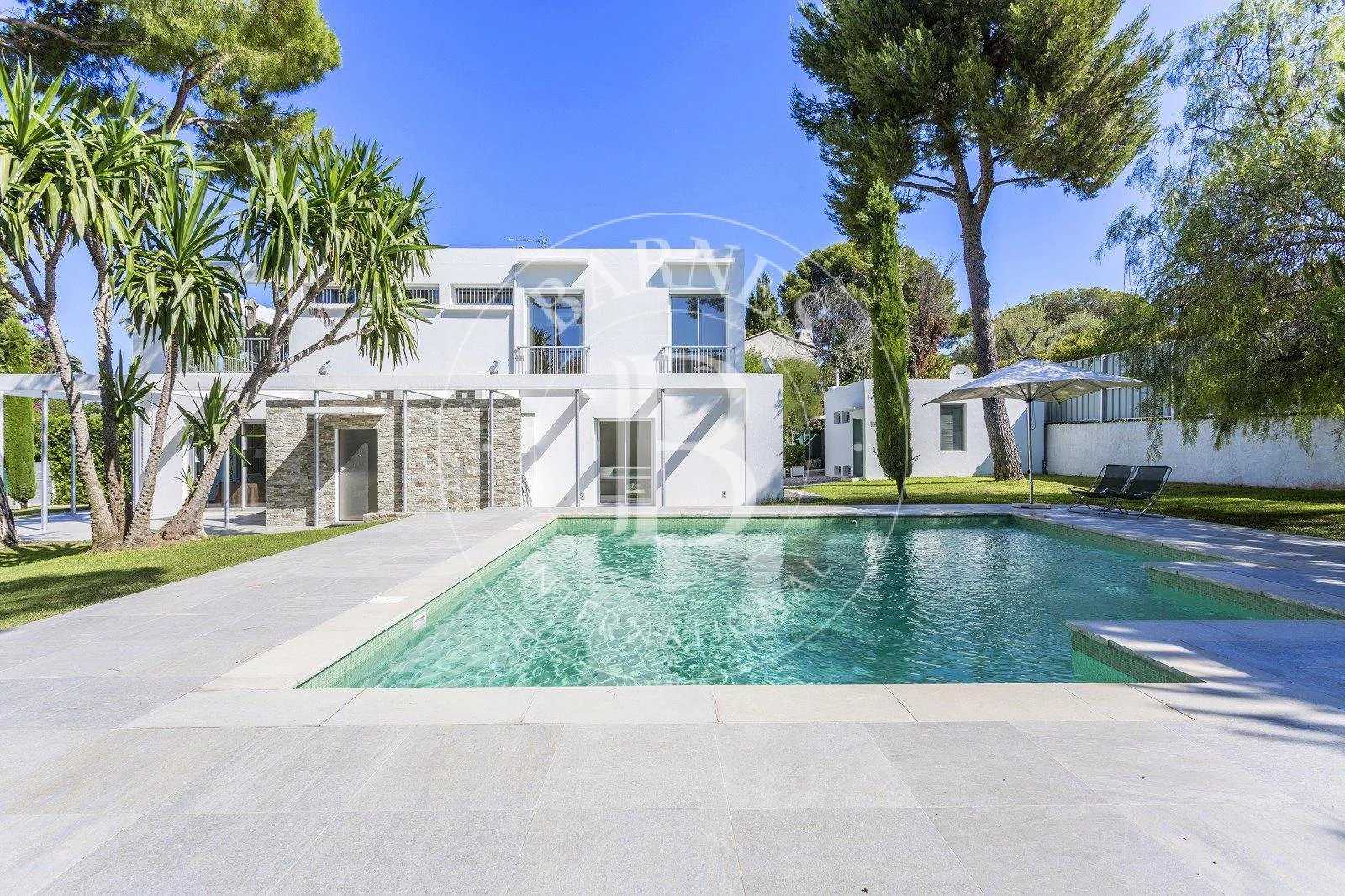 Antibes  - House 6 Bedrooms