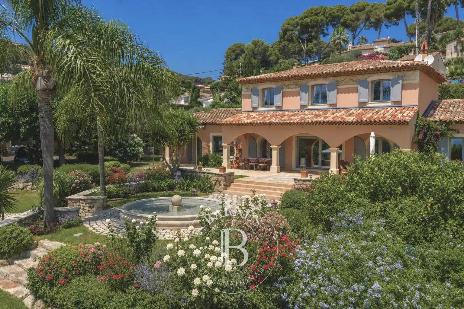 Antibes  - Villa 8 Pi&egrave;ces 5 Chambres