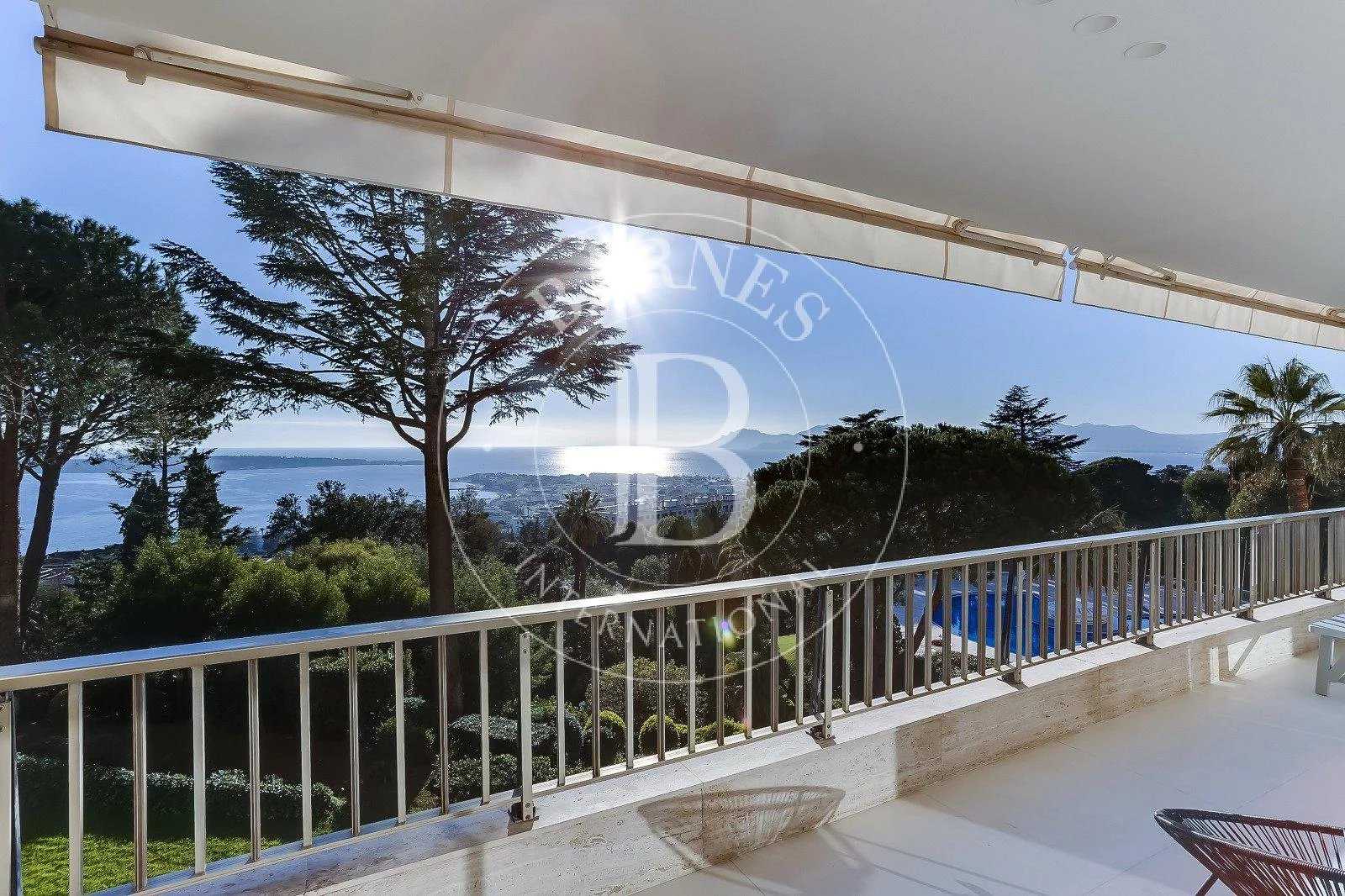 CANNES CALIFORNIE - PANORAMIC SEA VIEW - 2 BEDROOMS picture 8