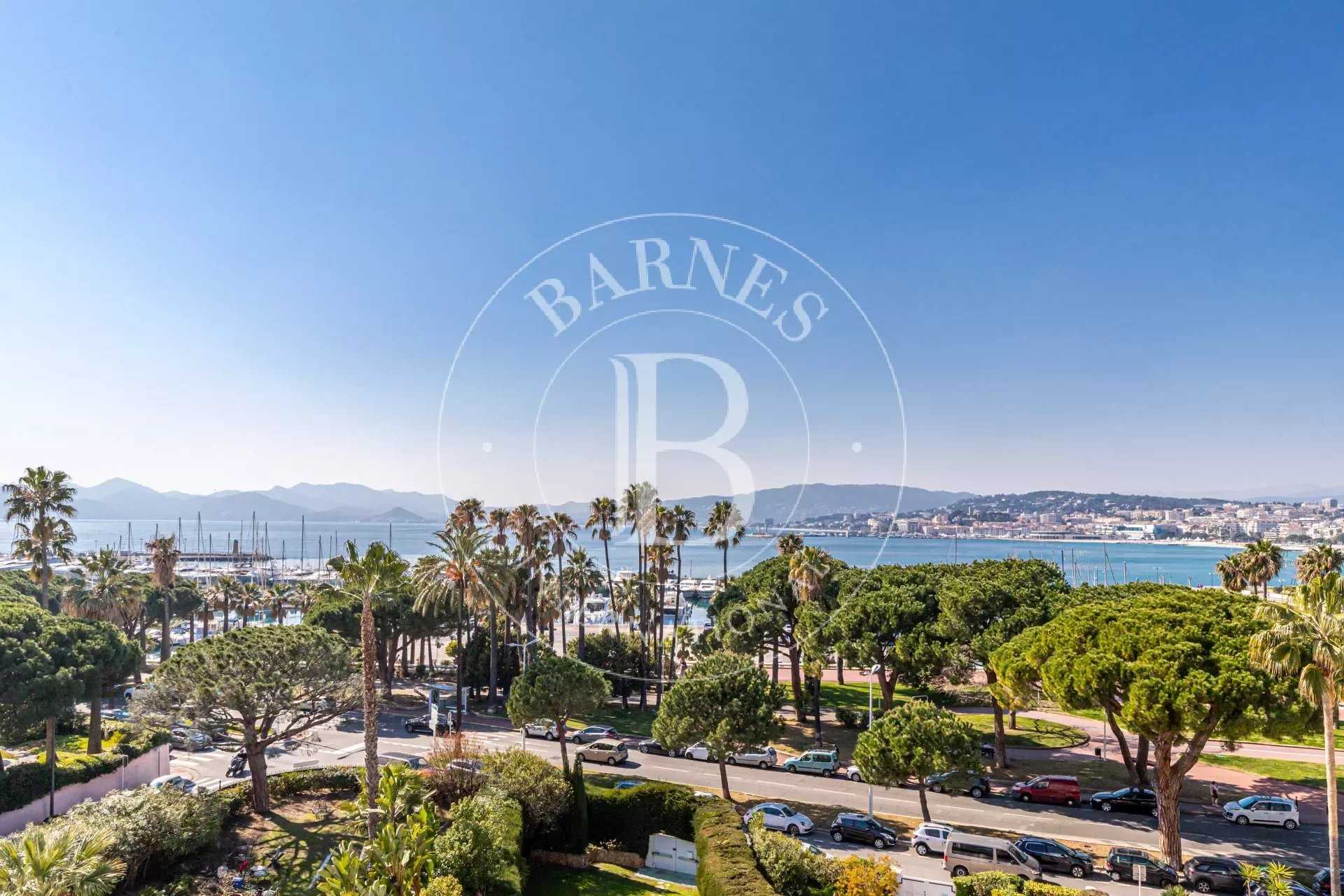 CANNES CROISETTE - PANORAMIC SEA VIEW - 3 BEDROOMS picture 12