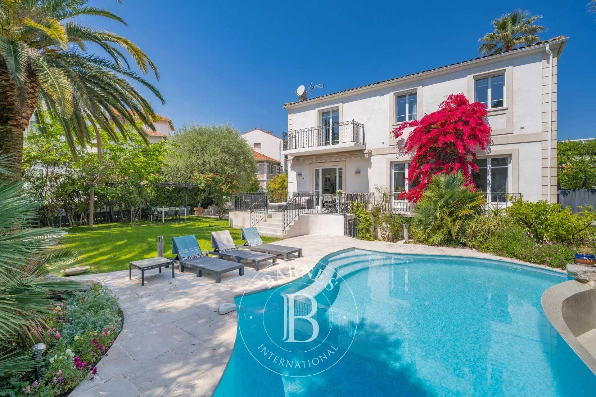 Cannes  - Villa 8 Pi&egrave;ces 6 Chambres