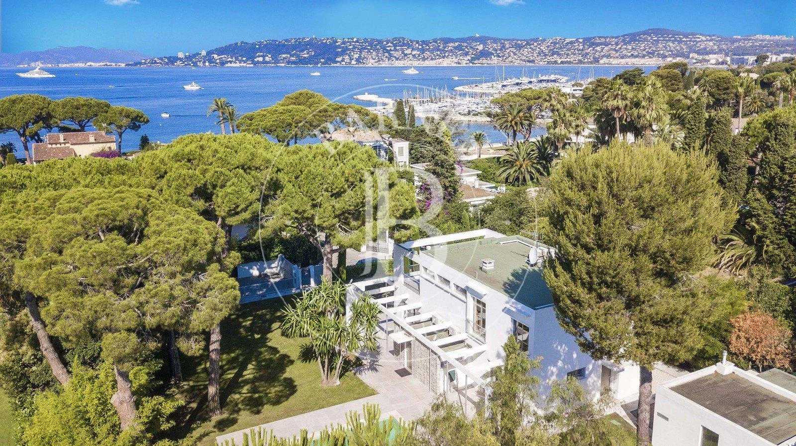 Antibes  - House 6 Bedrooms