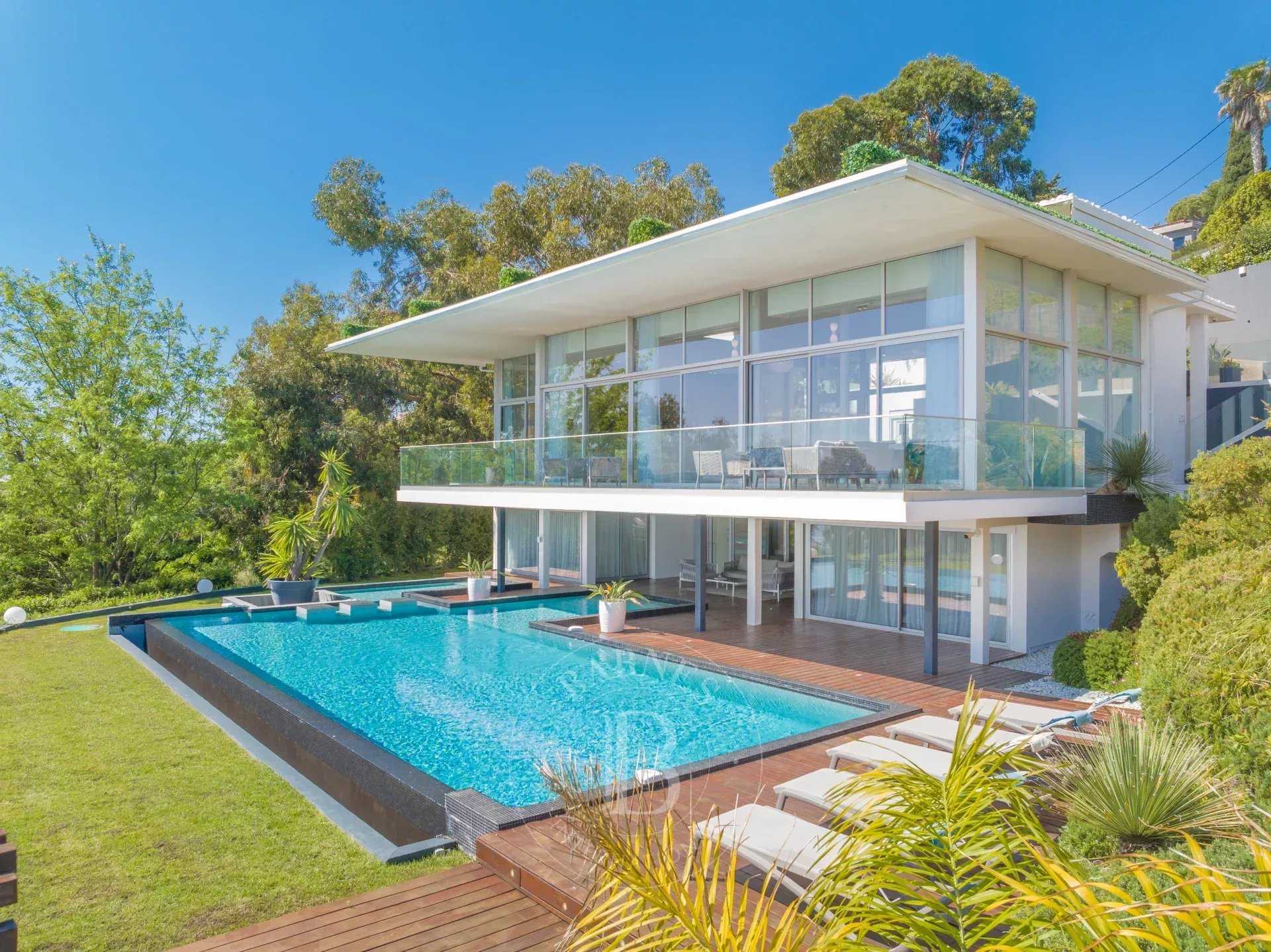 SUPER CANNES - MODERN VILLA WITH PANORAMIC VIEW - 6 BEDROOMS picture 20