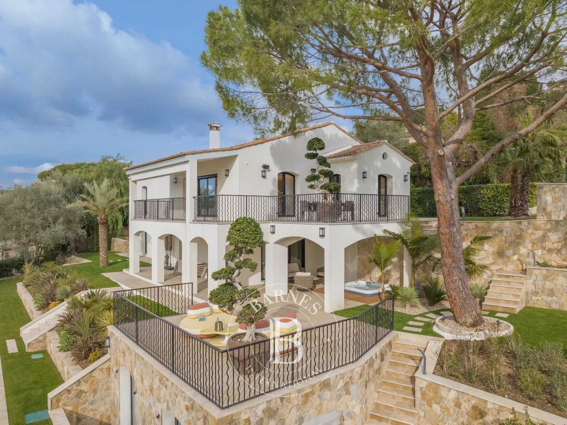 Cannes  - Villa 7 Pi&egrave;ces 5 Chambres