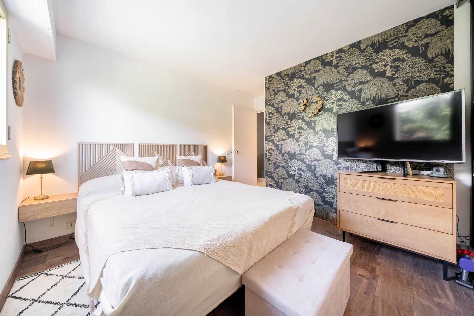 Cannes  - Piso 2 Cuartos, 1 Habitacion