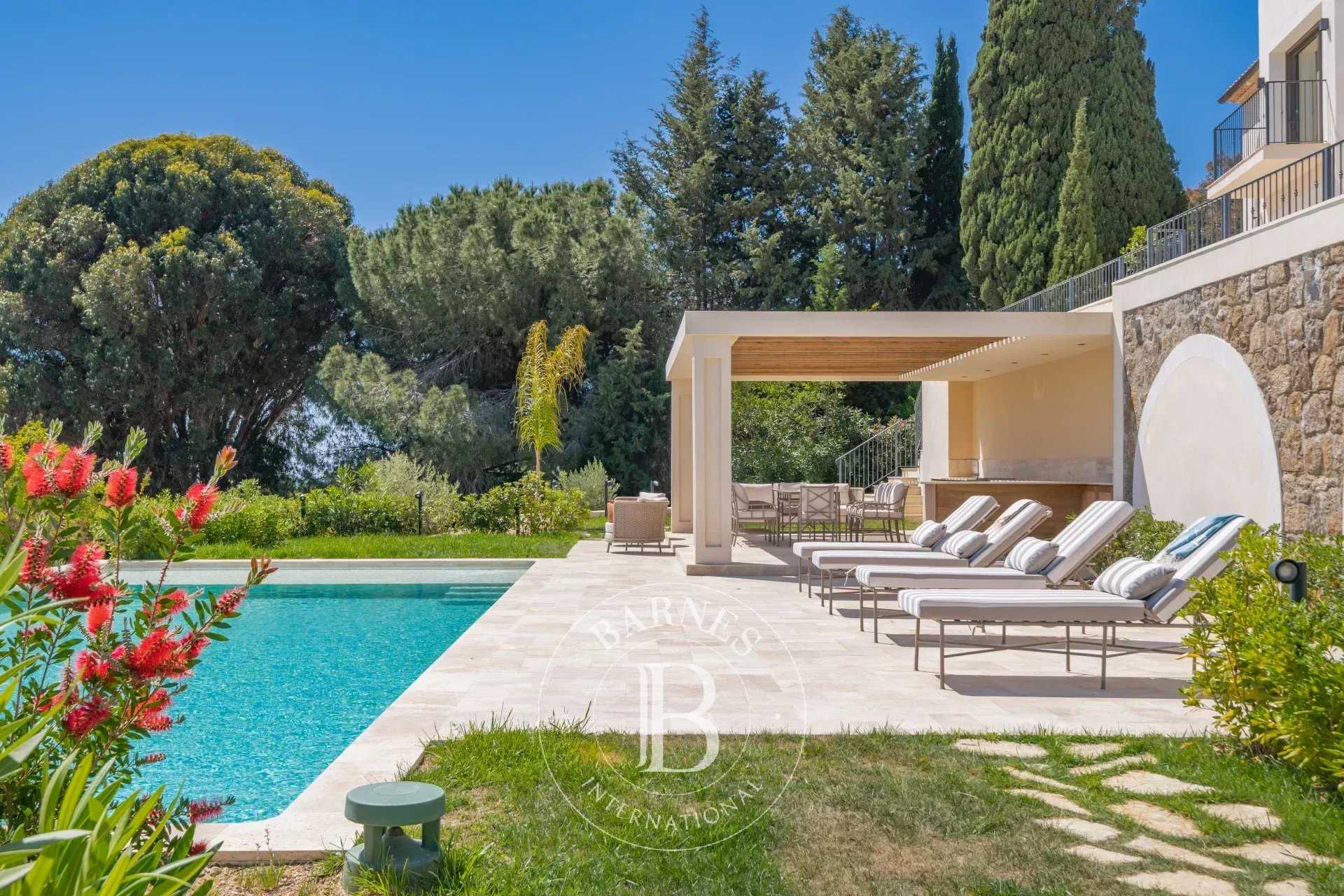 Vallauris  - Villa 8 Pi&egrave;ces 7 Chambres