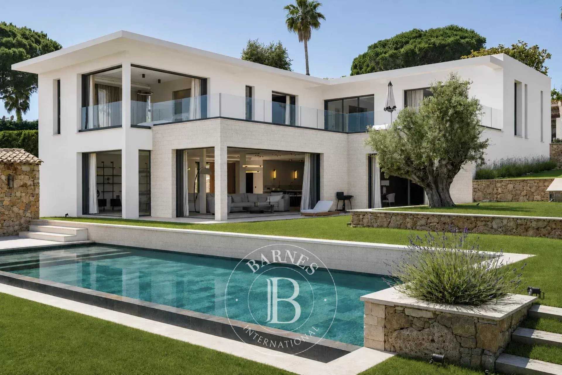SUPER CANNES - CONTEMPORARY VILLA - PANORAMIC SEA VIEW picture 20