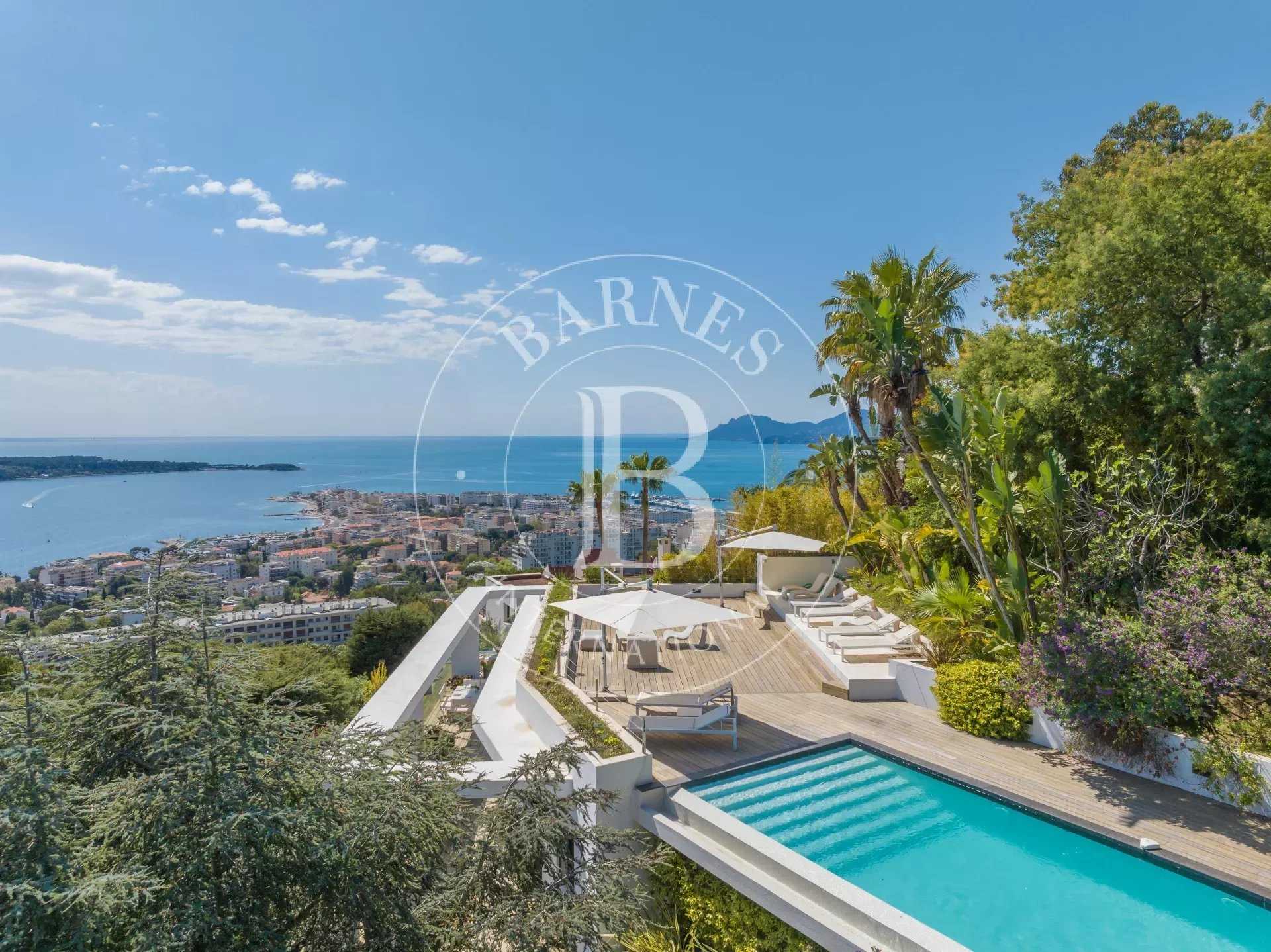 CANNES CALIFORNIE - CONTEMPORARY OVERLOOKING THE LERINS ISLANDS - 5 BEDROOMS picture 20