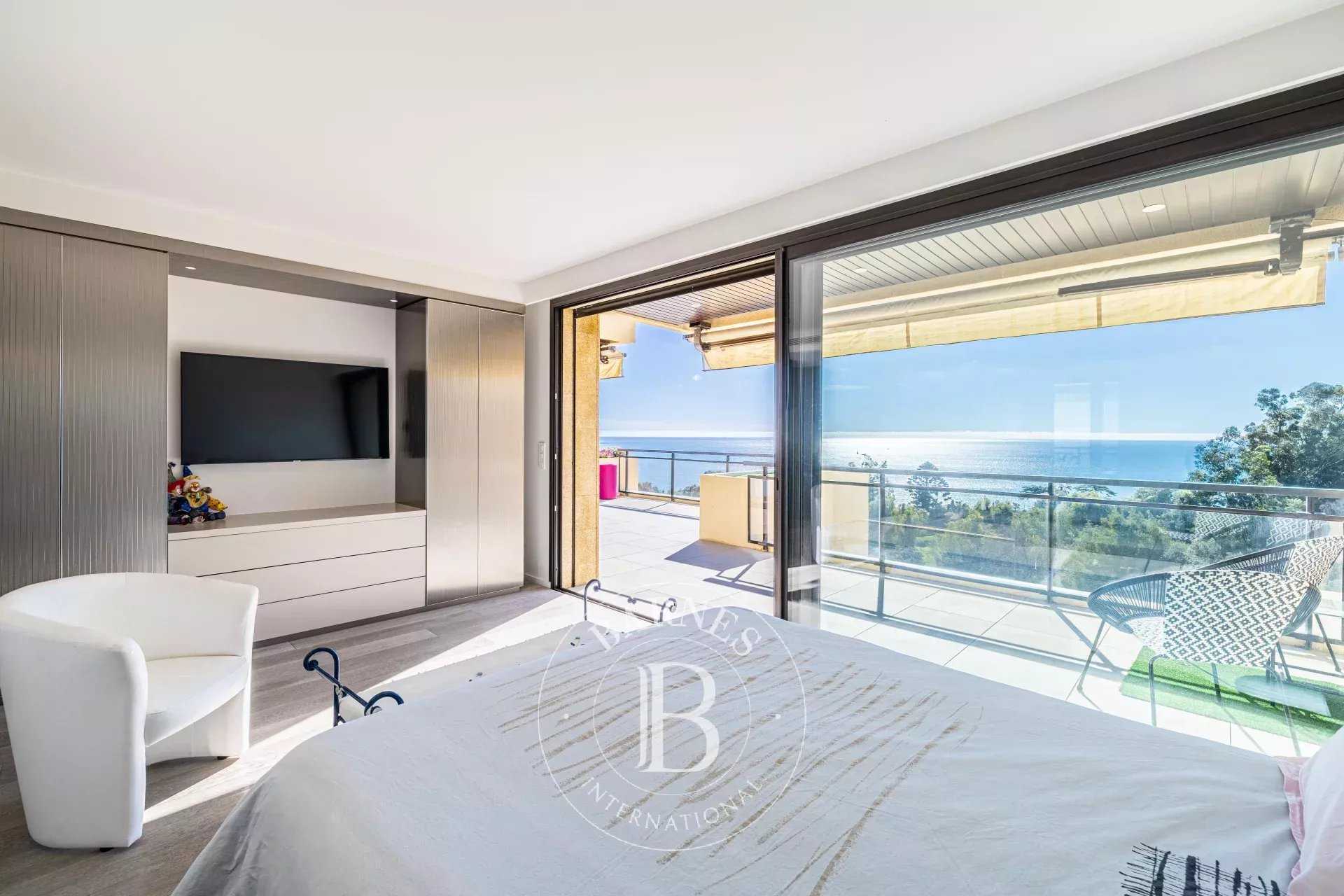 Vallauris  - Appartement 6 Pi&egrave;ces 4 Chambres