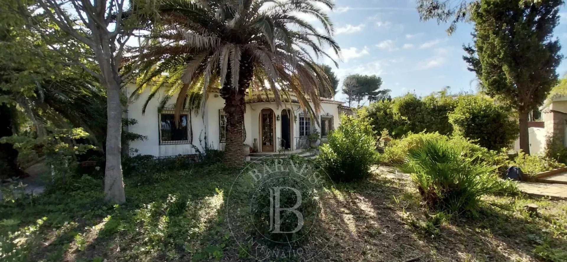 Antibes  - Villa 3 Bedrooms