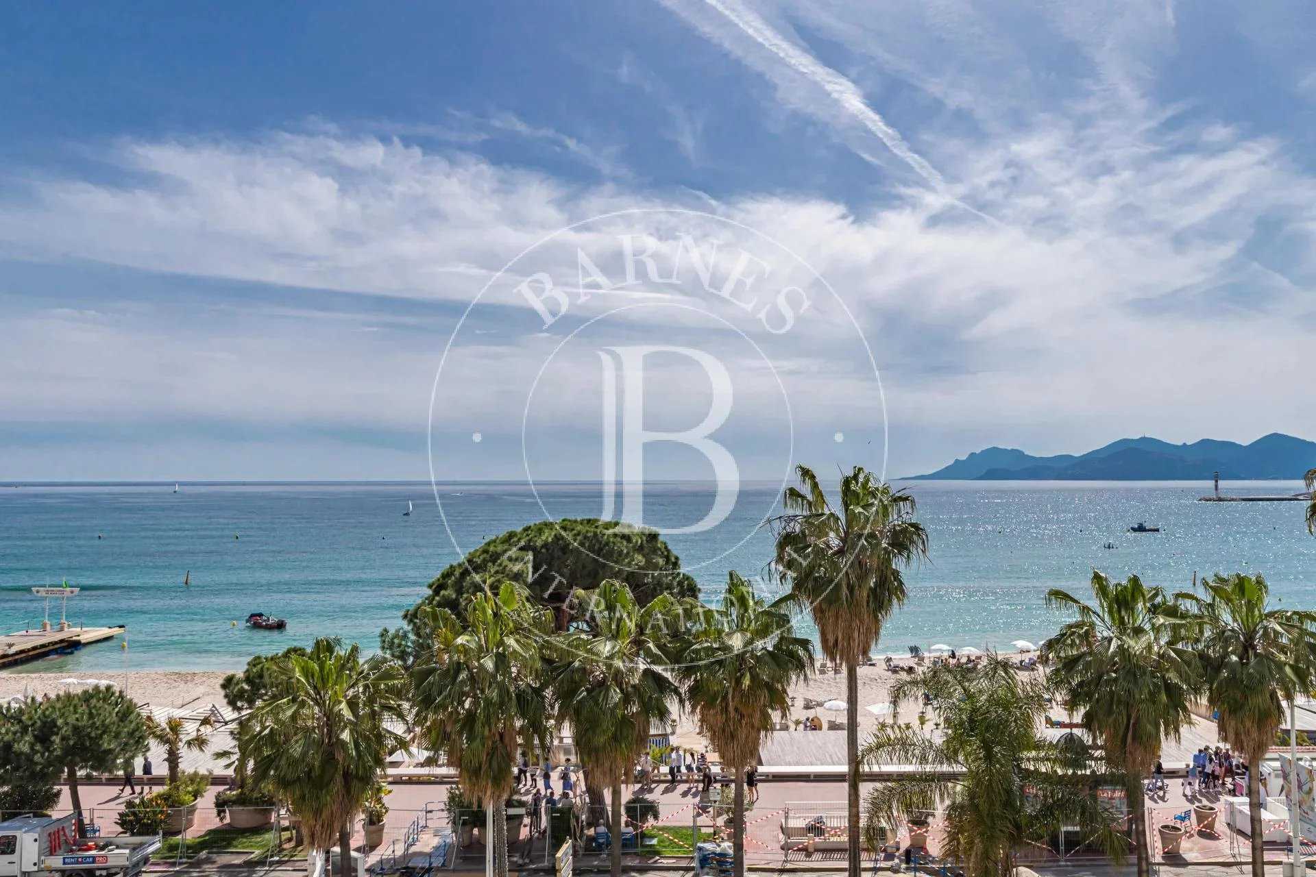 CANNES CROISETTE - PANORAMIC SEA VIEW - 2 BEDROOMS picture 9