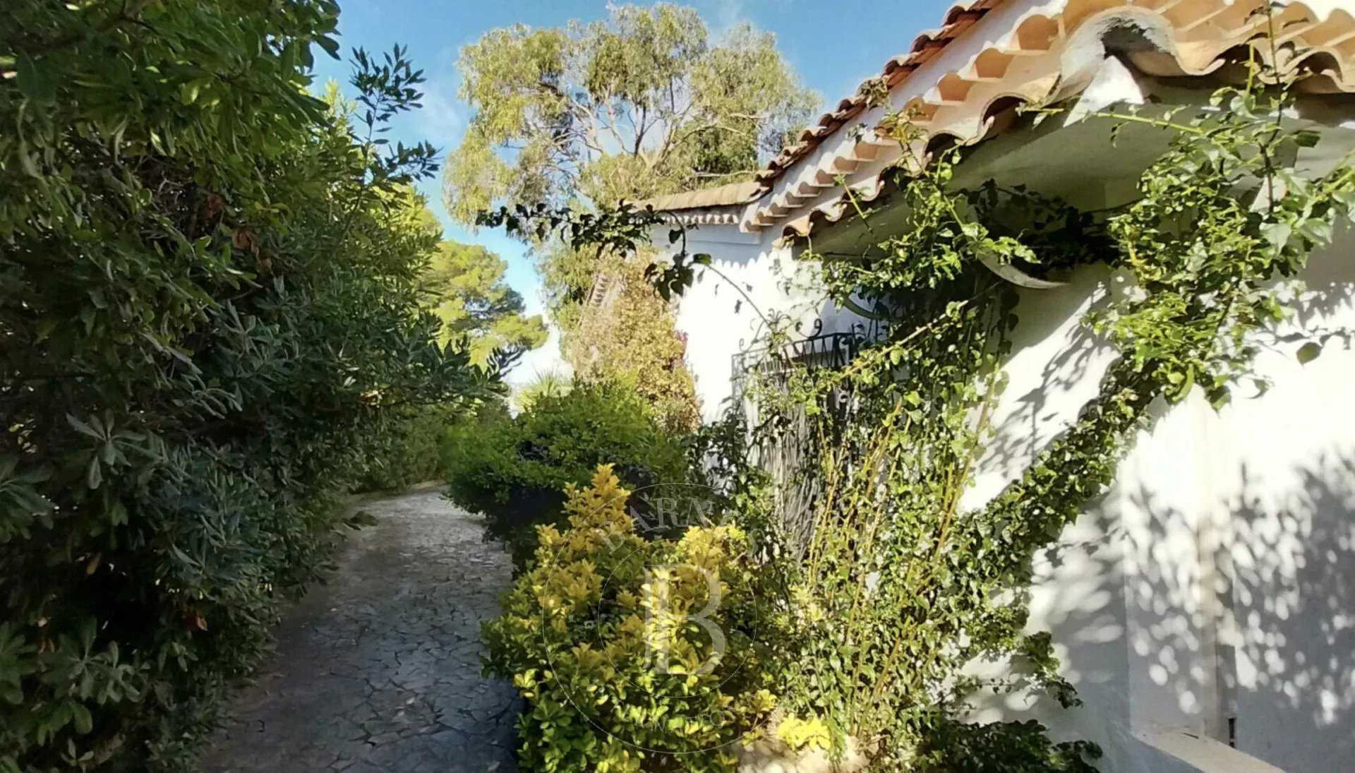 Antibes  - Villa 3 Bedrooms