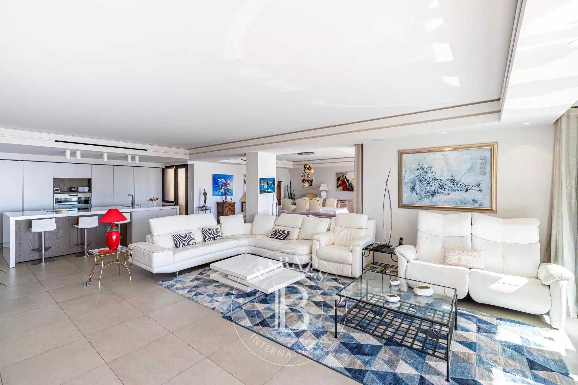 Vallauris  - Appartement 6 Pi&egrave;ces 4 Chambres