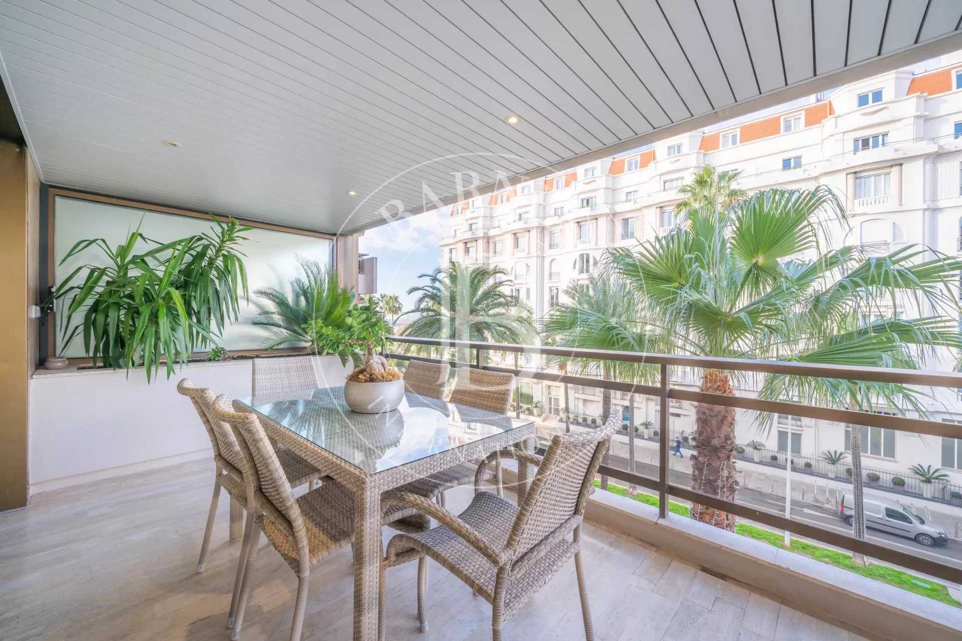 CANNES BANANE - APARTMENT WITH TERRACE - 2 BEDROOMS picture 11