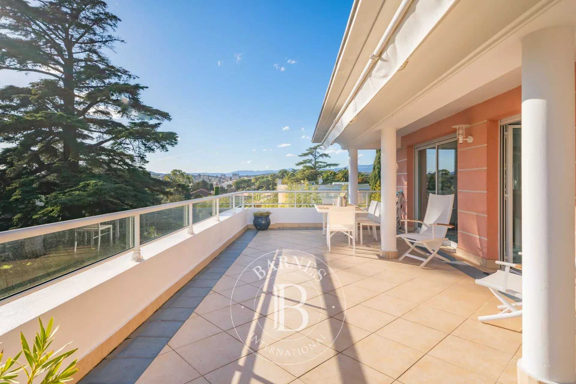 Cannes  - Appartement 4 Pi&egrave;ces 3 Chambres