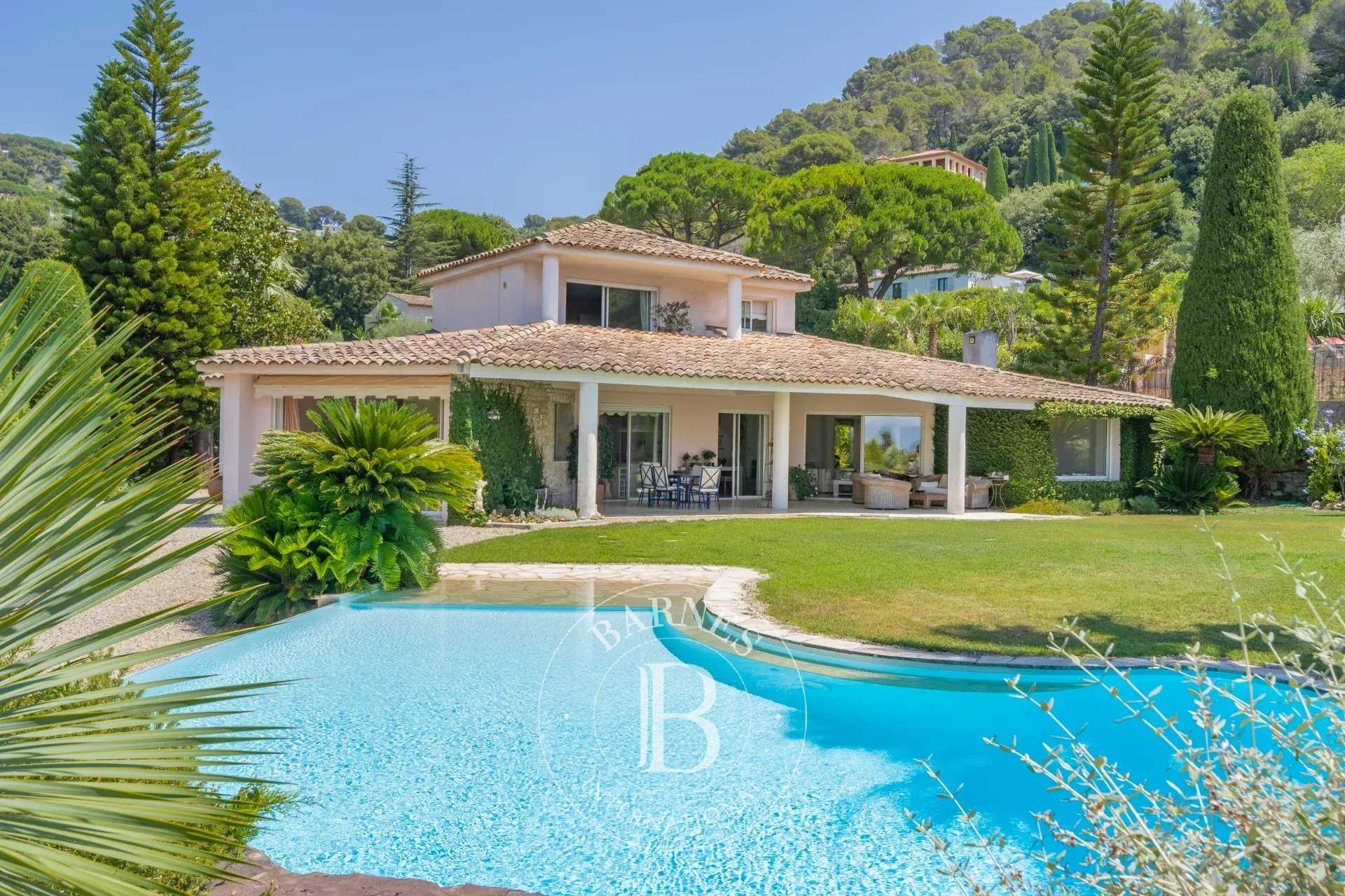 Cannes  - Villa 7 Pi&egrave;ces 5 Chambres