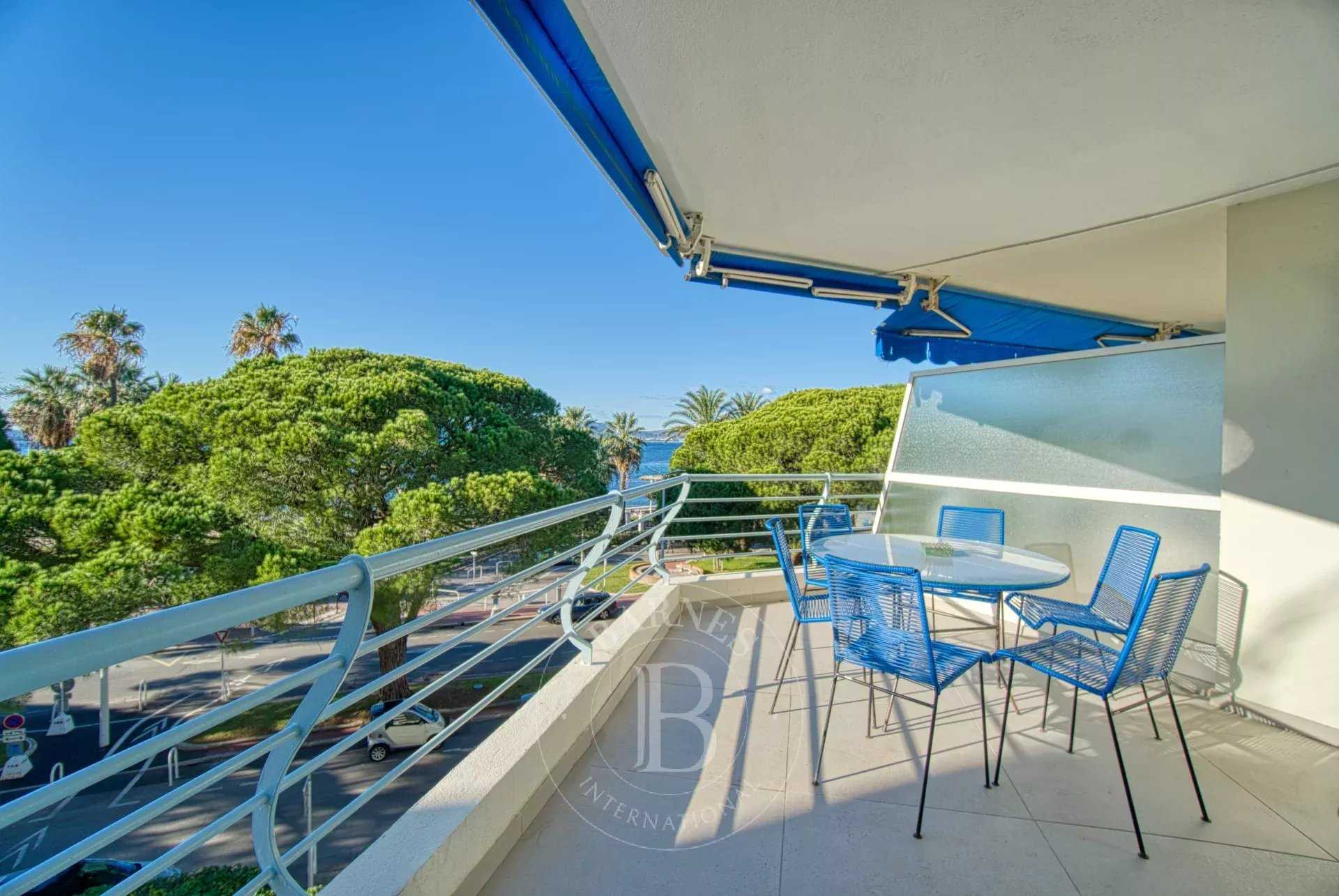 CANNES PALM BEACH - VUE MER - 3 CHAMBRES picture 12