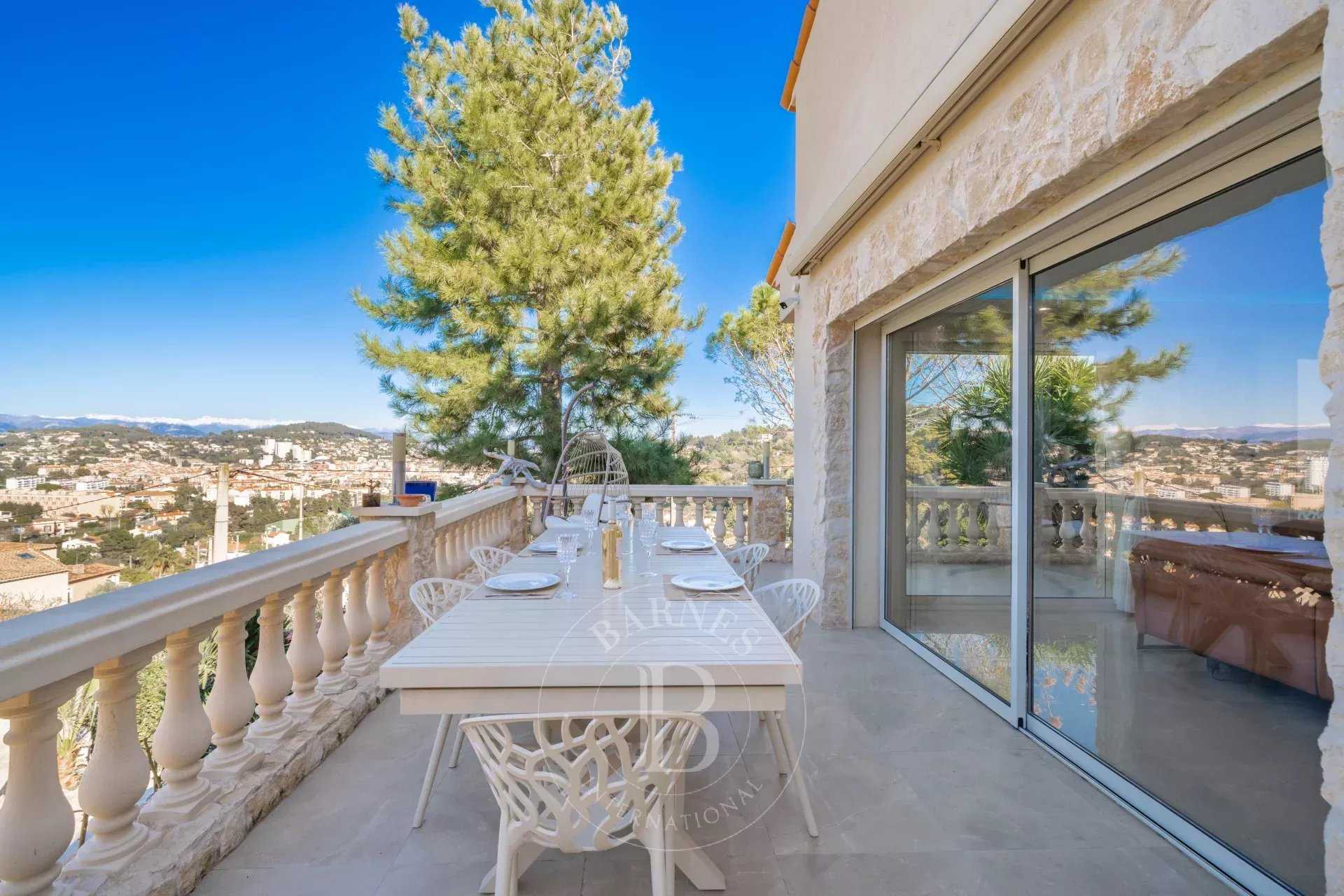 Vallauris  - Villa 10 Pièces 5 Chambres